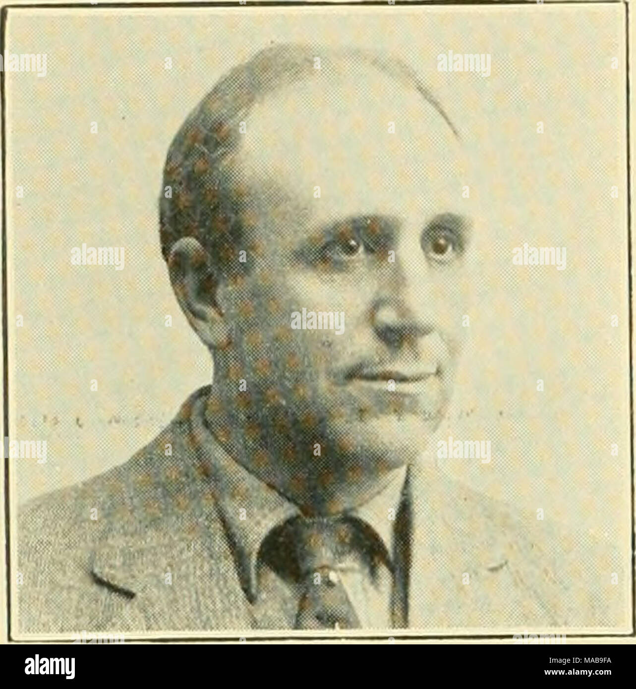 . Die treibende Vereine der Großraum Boston. Pferde Portrait Maler, die gewonnen Ruhm (Von Everett L. "Percy" Smith) unserer Maler der Pferde in Aktion haben, der späte W. Scott Leighton, der lloston, war Facile princeps. Seine Landschaft arbeiten gegen Ende war ausgezeichnet, und er erhielt Atmos - phere in seinen Himmel. Als kolorist Er rivalisiert, es ist meine individuelle Vergnügen zu Con-SIDER, der große Meissonier. Ich sah ihn, wieder in den 70ern, arbeitet an einer Aktion teil, dessen Gegenstand die Snip-gerochene Schmuggler, 2:15 1-4, der Meister Trab Hengst von 1876 bis '84, und, in einer Weise, ein Schüler war von seiner an seinem Cent Stockfoto