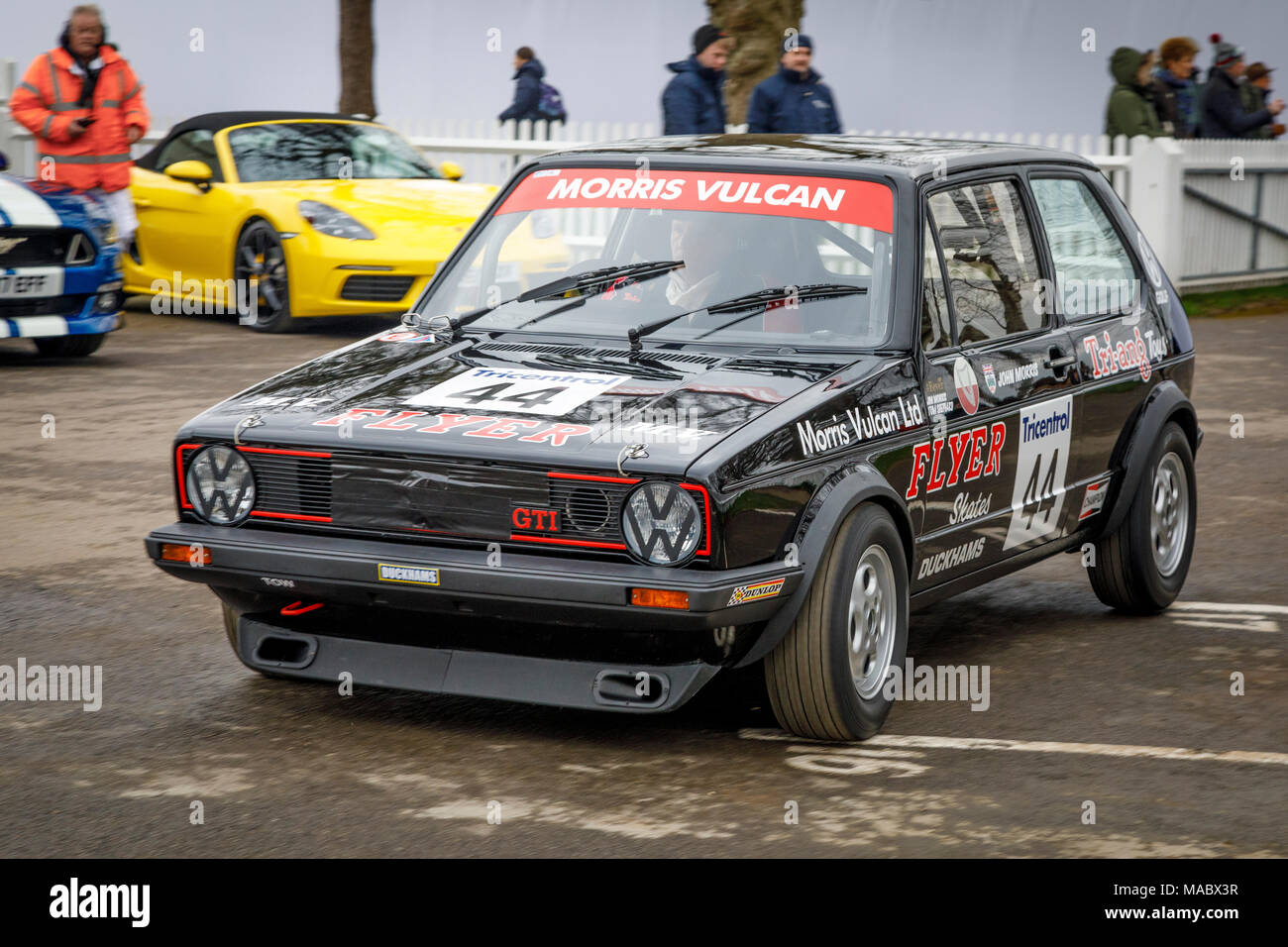 1979 Volkswagen Golf GTi MKII von Morris/Shephard im Fahrerlager vor dem Gerry Marshall Trophy in Goodwood 76th Mitgliederversammlung, Sussex, UK. Stockfoto