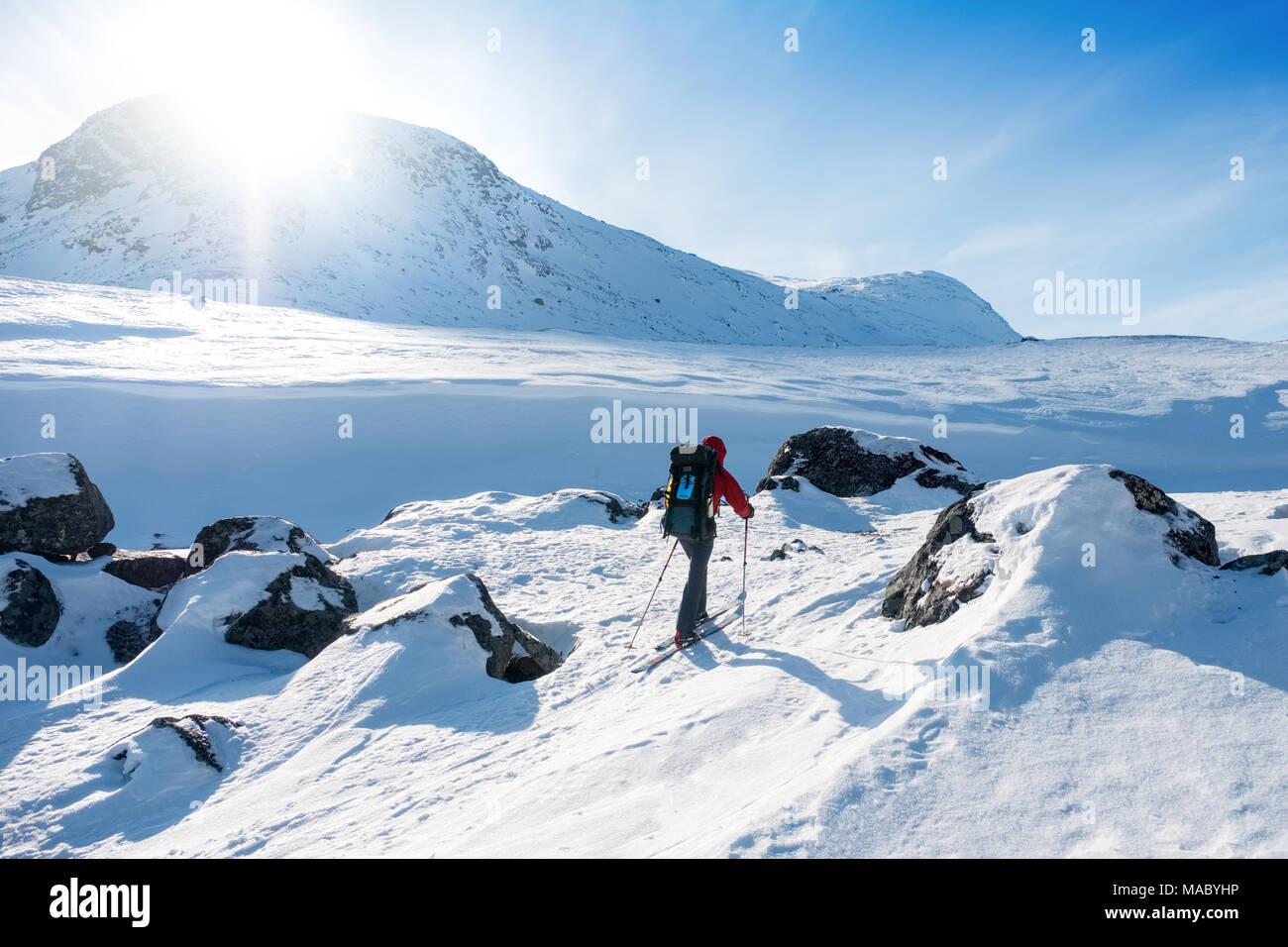 Eine einzelne skitourengeher in Nordschweden Stockfoto