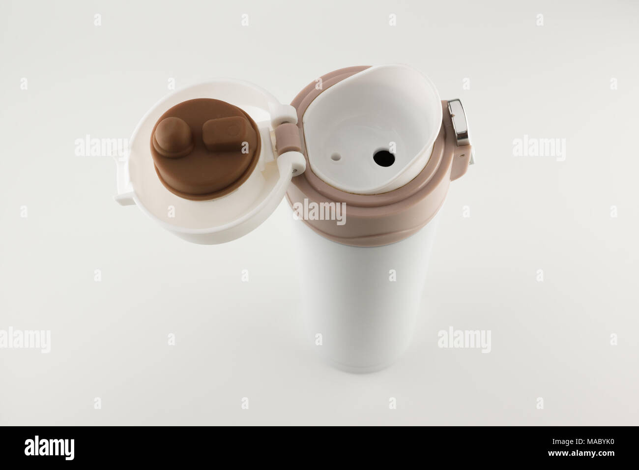 Thermos Travel Mug isoliert auf weißem Hintergrund Stockfoto