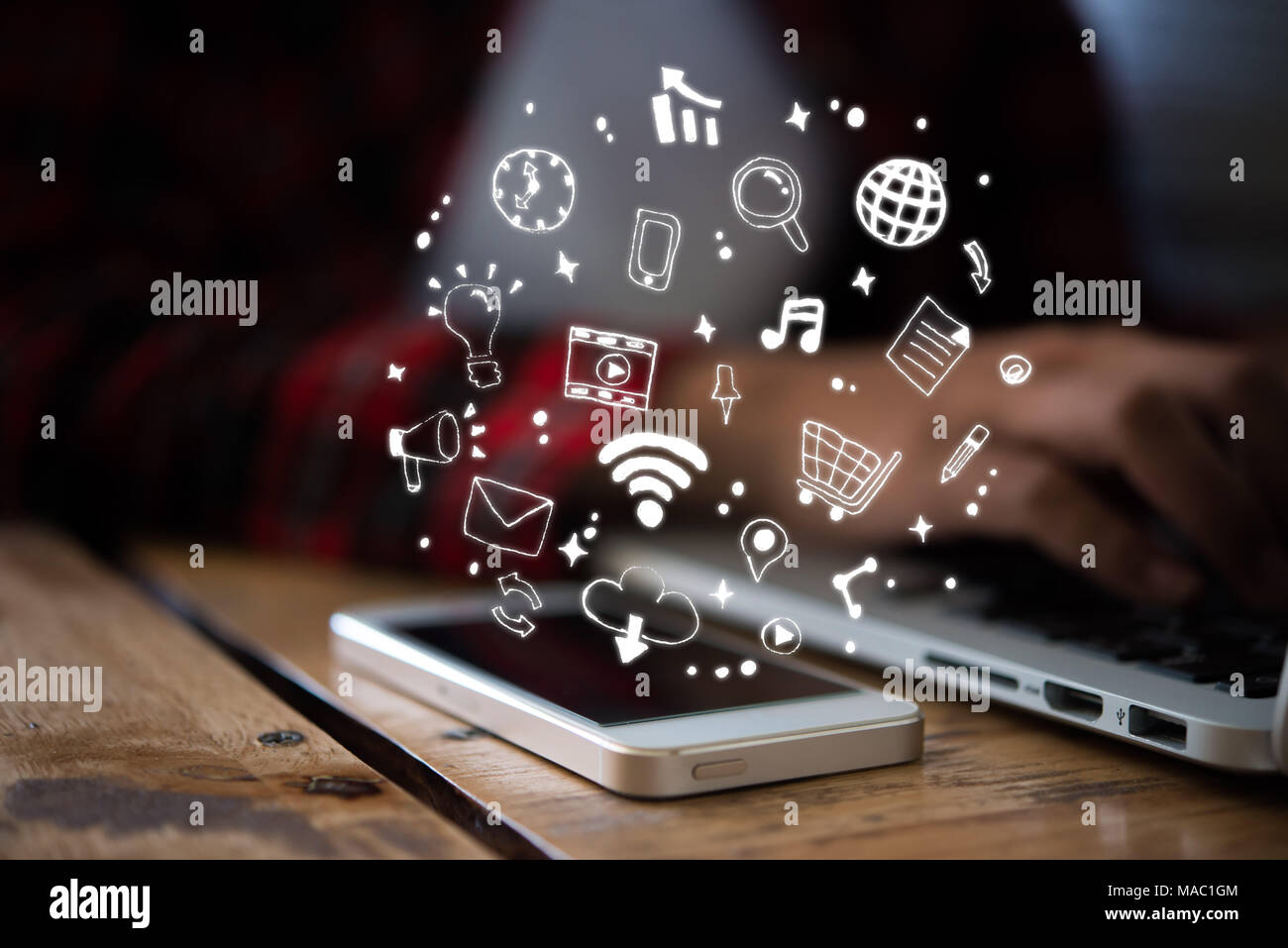 Mit doodle Netzwerk und Kommunikation flachbild Symbole Smartphone. Technologie digitaler Gemeinschaft Konzept. Stockfoto