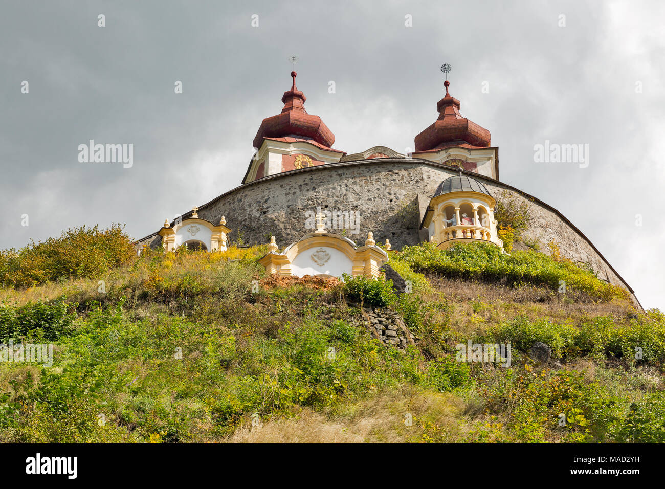 Obere Kirche der barocken Kalvarienberg in Banska Stiavnica, Slowakei. Es war 1744 - 1751. Stockfoto