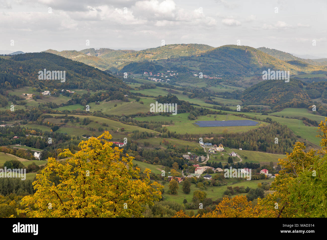 Herbst Landschaft in der Nähe von Banska Stiavnica, Slowakei. Stockfoto