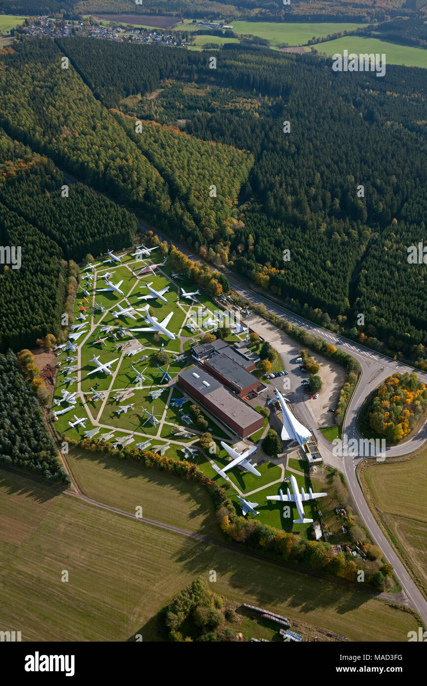 Luftbild, Flug Ausstellung L. + S. Junior Private Aviation Museum, Antonow An-26, Concorde, Messerschmitt Bf 108, F-104 Starfighter, McDonnell F- Stockfoto