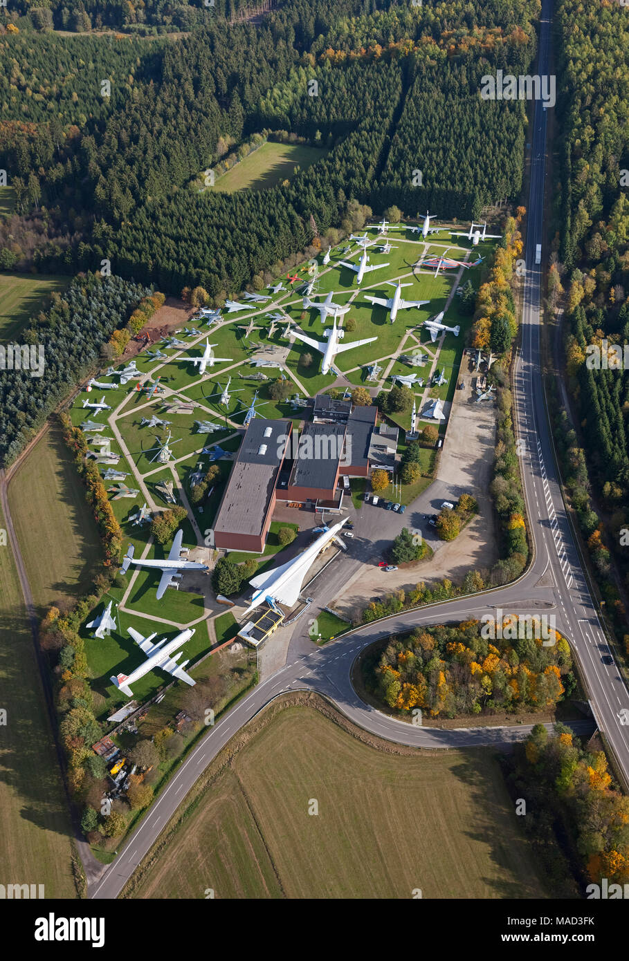 Luftbild, Flug Ausstellung L. + S. Junior Private Aviation Museum, Antonow An-26, Concorde, Messerschmitt Bf 108, F-104 Starfighter, McDonnell F- Stockfoto