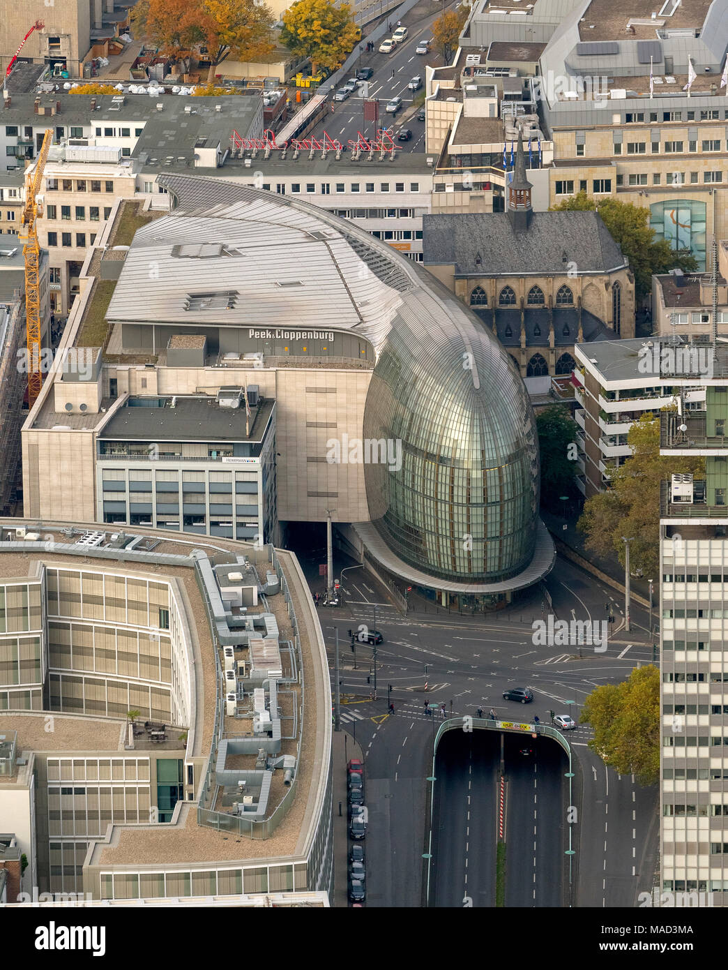 Luftaufnahme, Weltstadthaus Köln, Schildergasse in Köln, Renzo Piano, Architekt, bilden einen gestrandeten Wal, Kaufhaus Modekette Peek & Clop Stockfoto