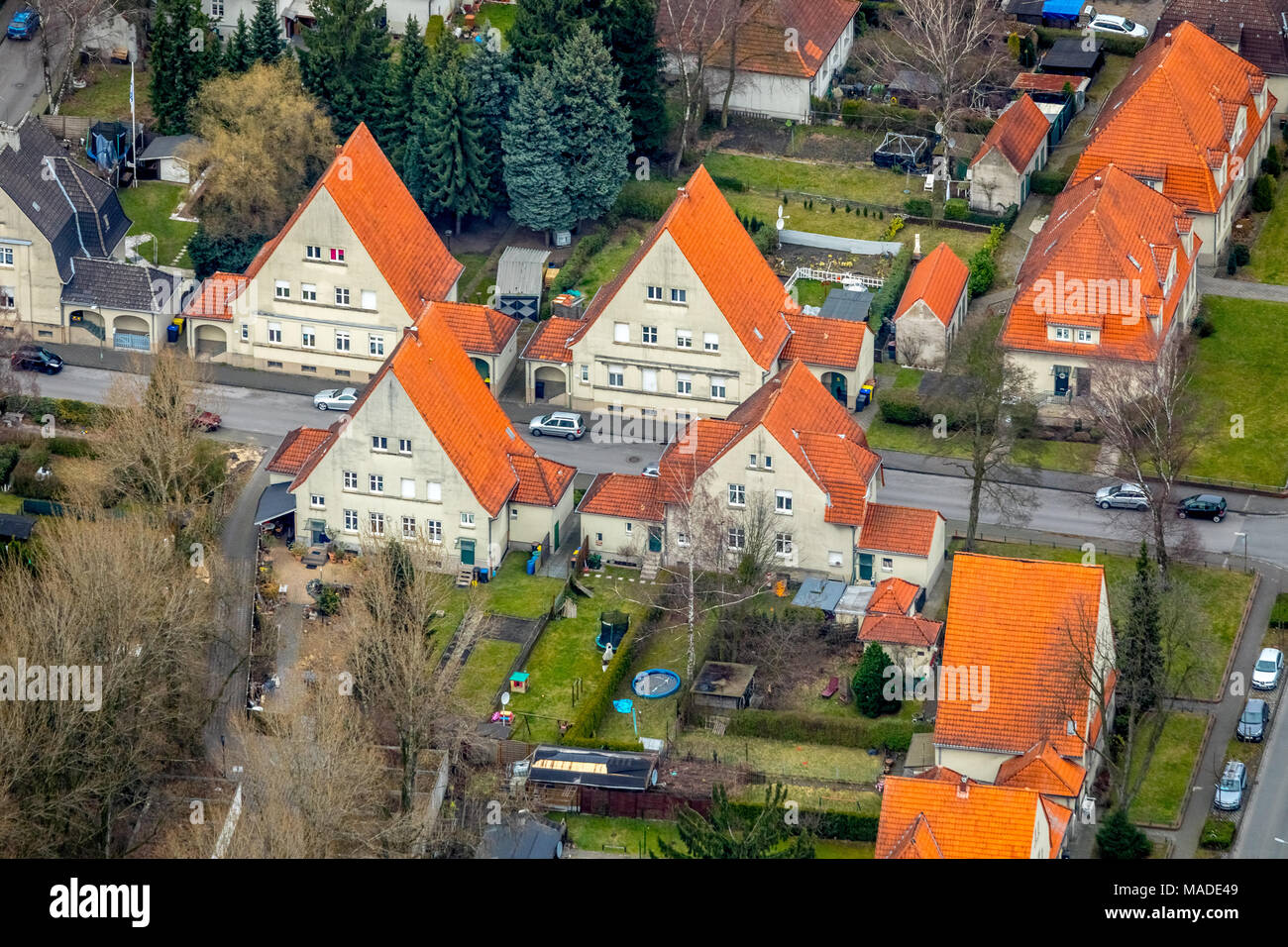 Bergbau Immobilien Welheimer Mark mit Giebelhäuser, Gerhard-Küchen-Straße in Bottrop in Nordrhein-Westfalen. Rote Dächer, Ziegeldächer, Bottrop, Ruhrgebiet, Keine Stockfoto