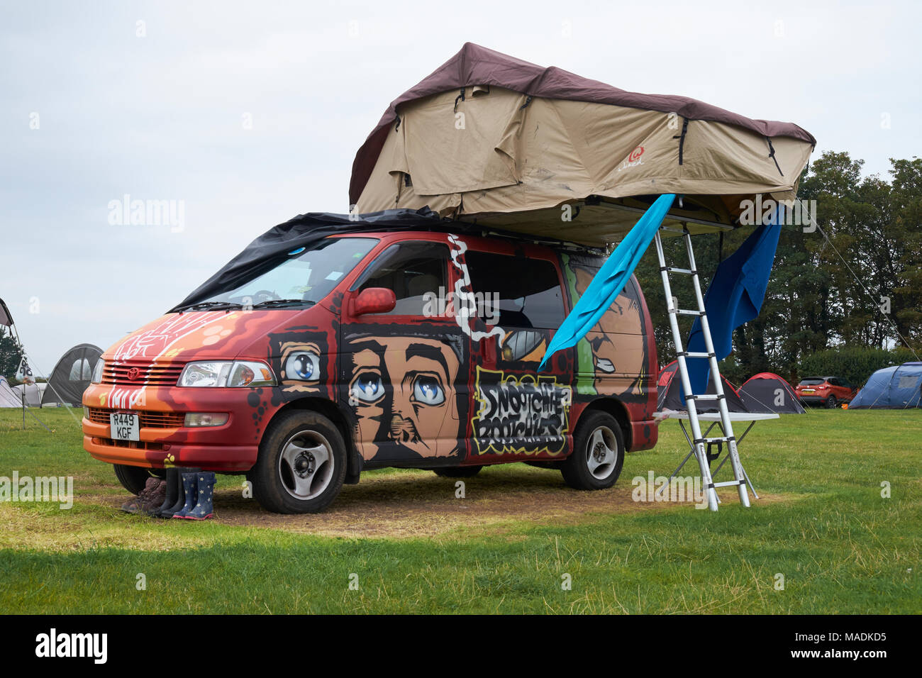 Eine Safari 5-Sleeper Wohnmobil vom Wicked CAMPERS unternehmen. Stiffkey, Norfolk, Großbritannien. Stockfoto