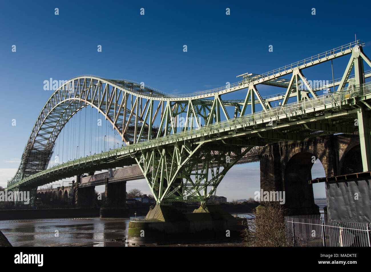 Runcorn alte Brücke über den Fluss Mersey Stockfoto