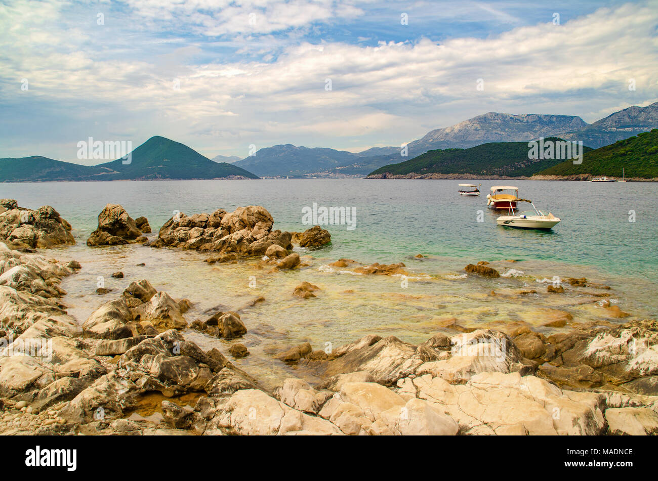 Blick auf den Eingang zur Bucht von Kotor, Bucht von Kotor, von mamula Insel, Montenegro, Europa. Stockfoto
