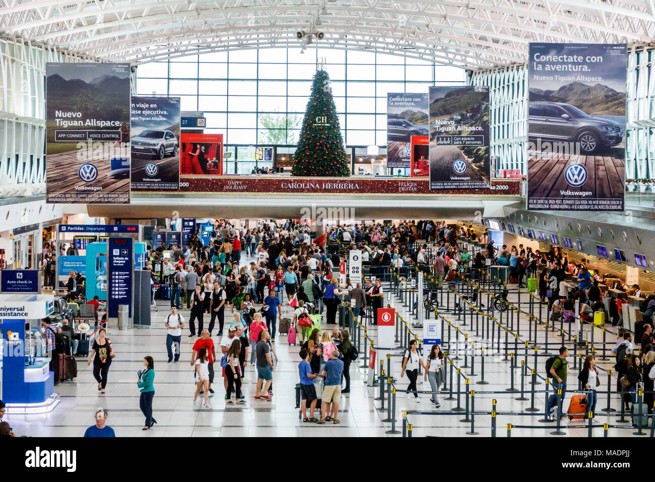 Buenos Aires Argentinien, Ministro Pistarini International Airport Ezeiza EZE, Terminal Gate, innen, Ticket-Fenster, Linien, überfüllt, Passagiere Passen Stockfoto