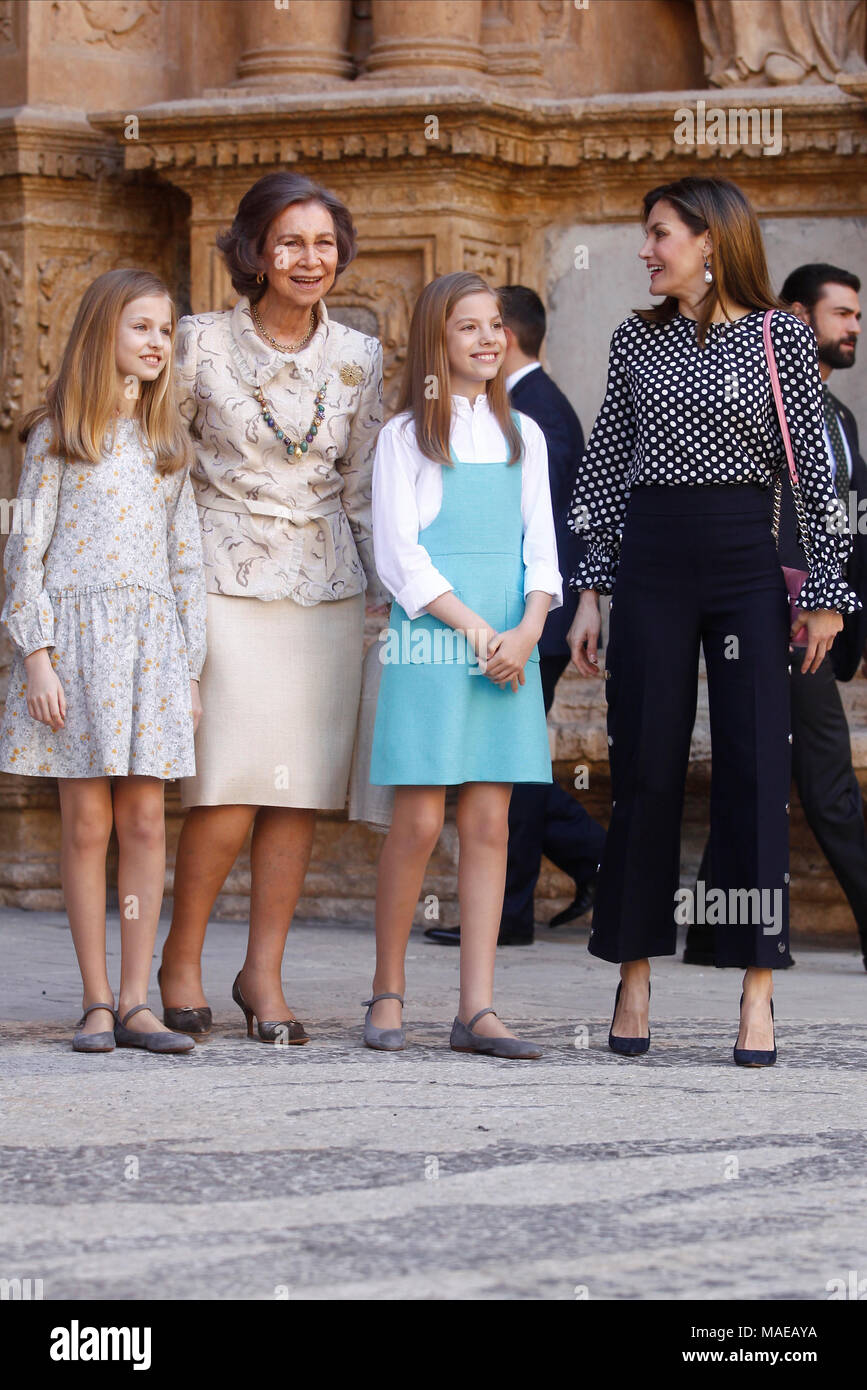 Palma De Mallorca, Spanien. 01 Apr, 2018. Queen Letizia, Königin Sofia, Princess Sofia und Prinzessin Letizia von Spanien an Ostern Messe in der Kathedrale von Palma de Mallorca in Palma de Mallorca, Spanien. APRIL 1, 2018. Credit: Jimmy Olsen/Medien Punch *** Keine Spanien***/Alamy Live News Credit: MediaPunch Inc/Alamy leben Nachrichten Stockfoto