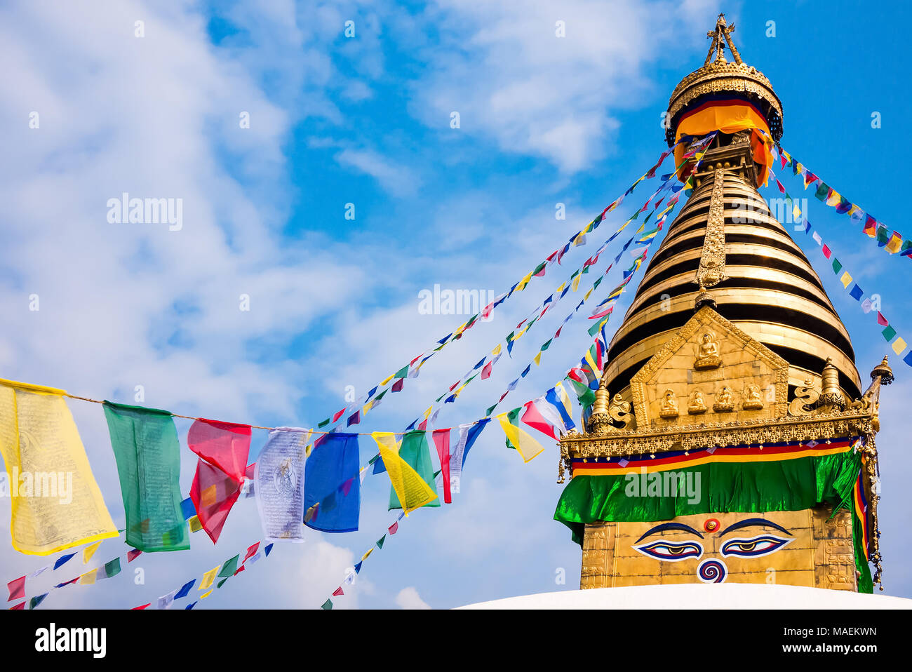 Kathesimbhu Stupa mit Buddhas Augen und Gebet bunte Fahnen in Kathmandu, Nepal Stockfoto
