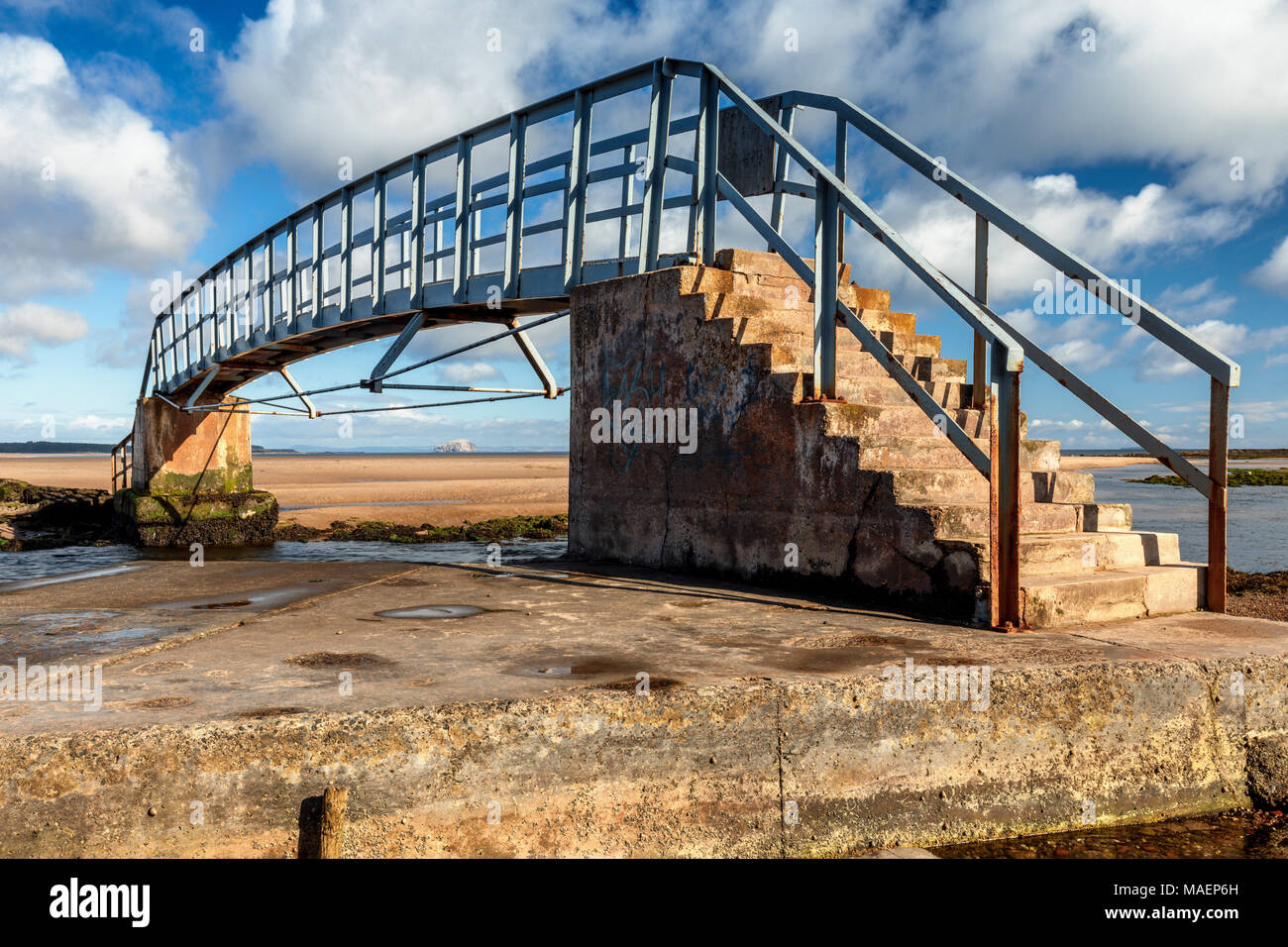 Die Brücke nach Nirgendwo, Belhaven Bay, John Muir Country Park, Dunbar, East Lothian, Schottland Stockfoto