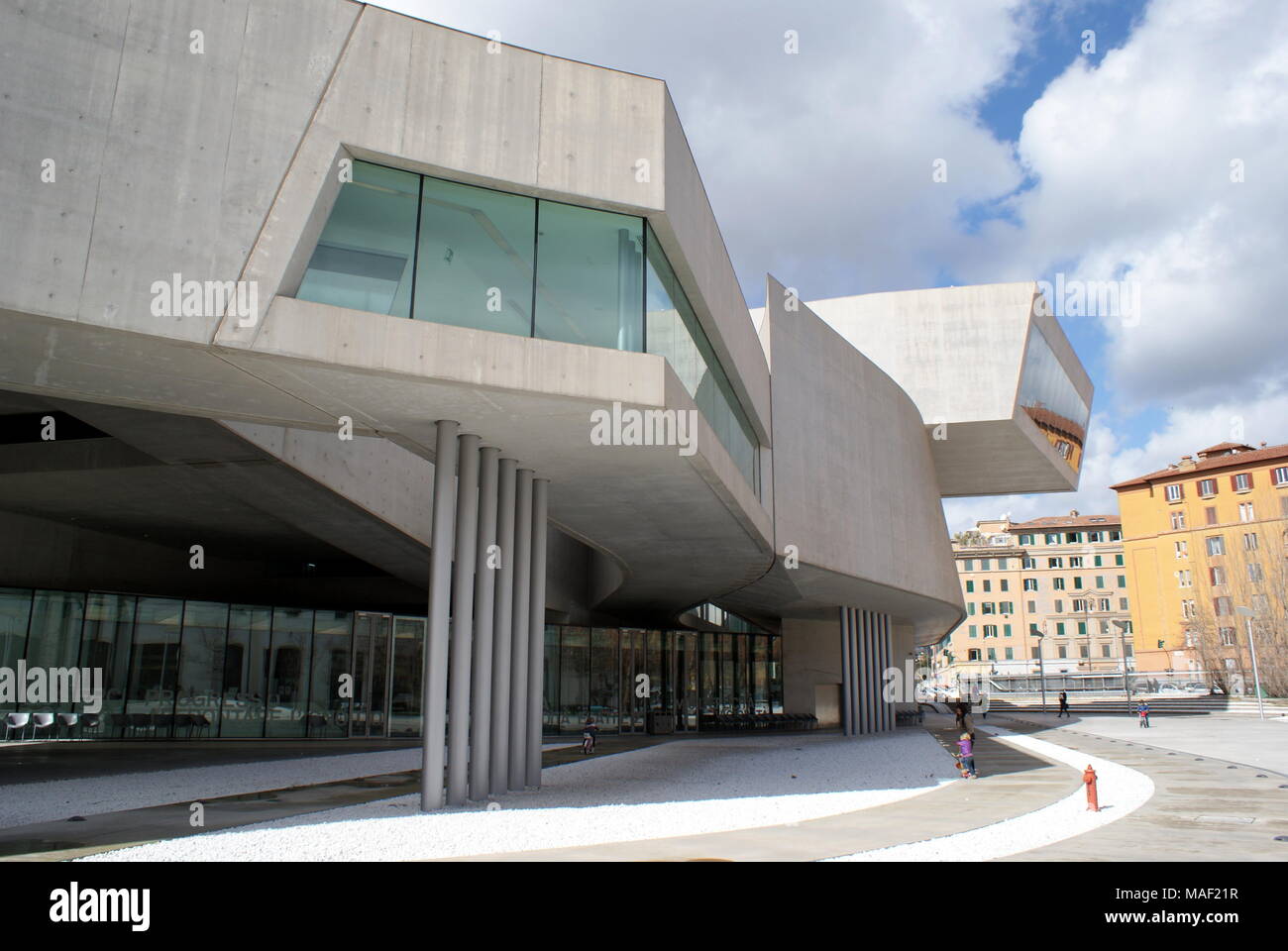 Maxxi Rom Das Äußere des MAXXI, das Nationale Museum der Kunst des 21 ...