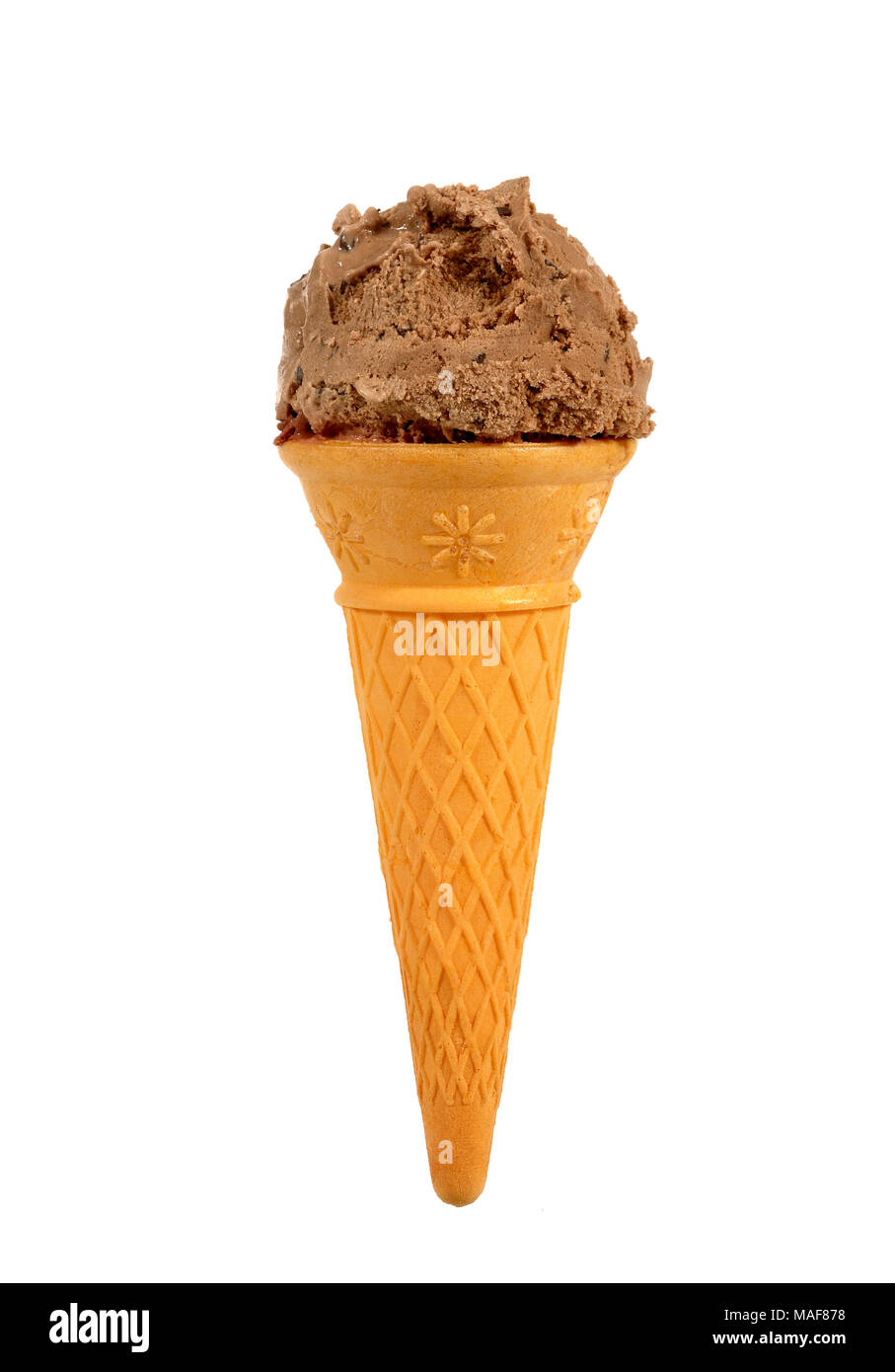 Chocolate Chip Eis vor weißem Hintergrund Stockfoto