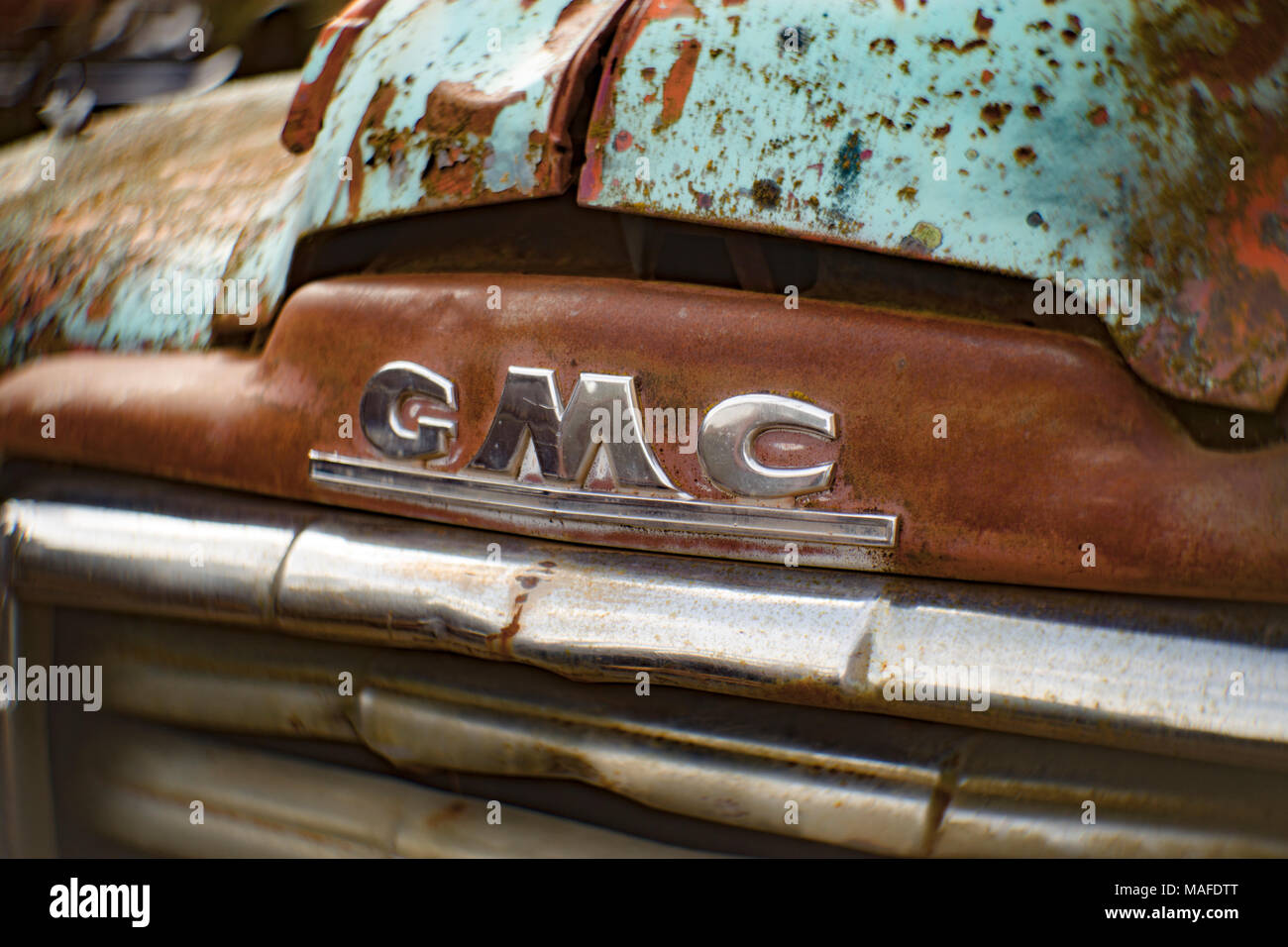 Detail Der Chrom Gmc Logo Das Auf Der Vorderseite Eines Gmc