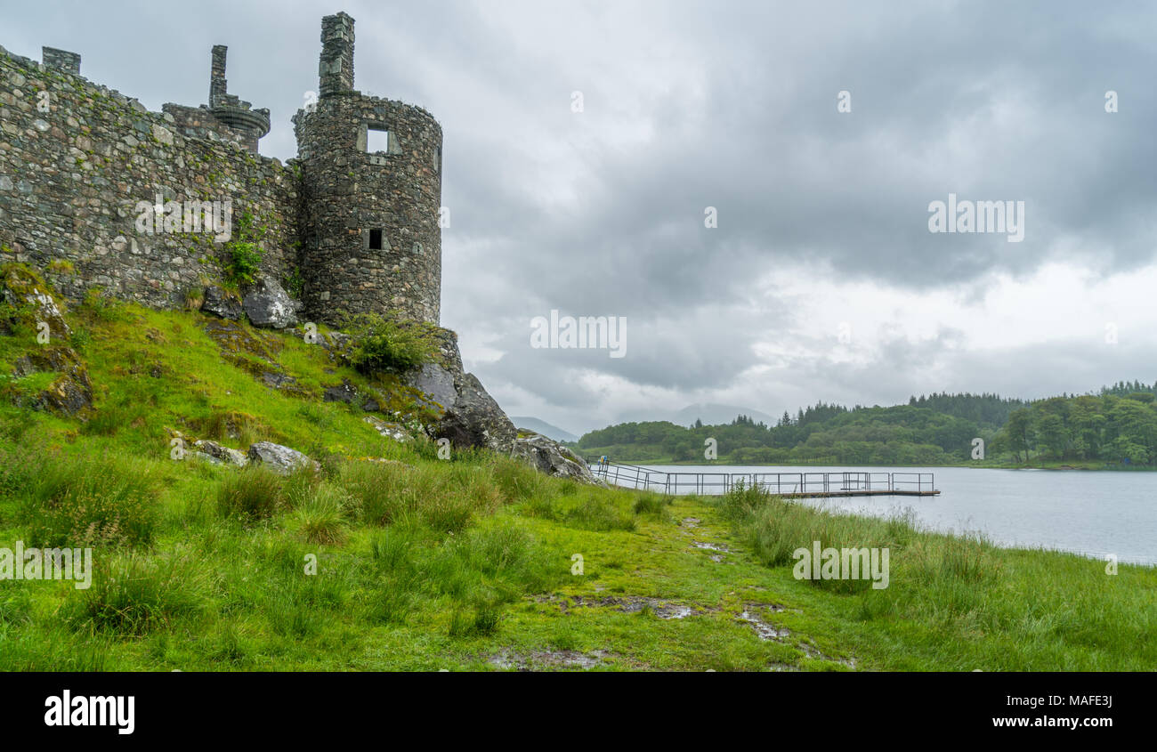 Eisenbahnbrücke in der Nähe von kilchurn Castle und Loch Awe, Argyll und Bute, Schottland. Stockfoto