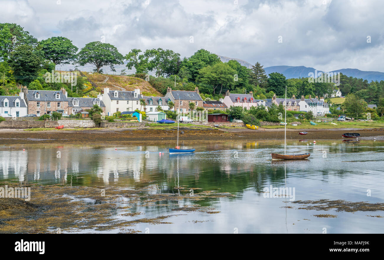 Idyllischen Blick auf Plockton, Dorf in den Highlands von Schottland in der Grafschaft Ross und Cromarty. Stockfoto