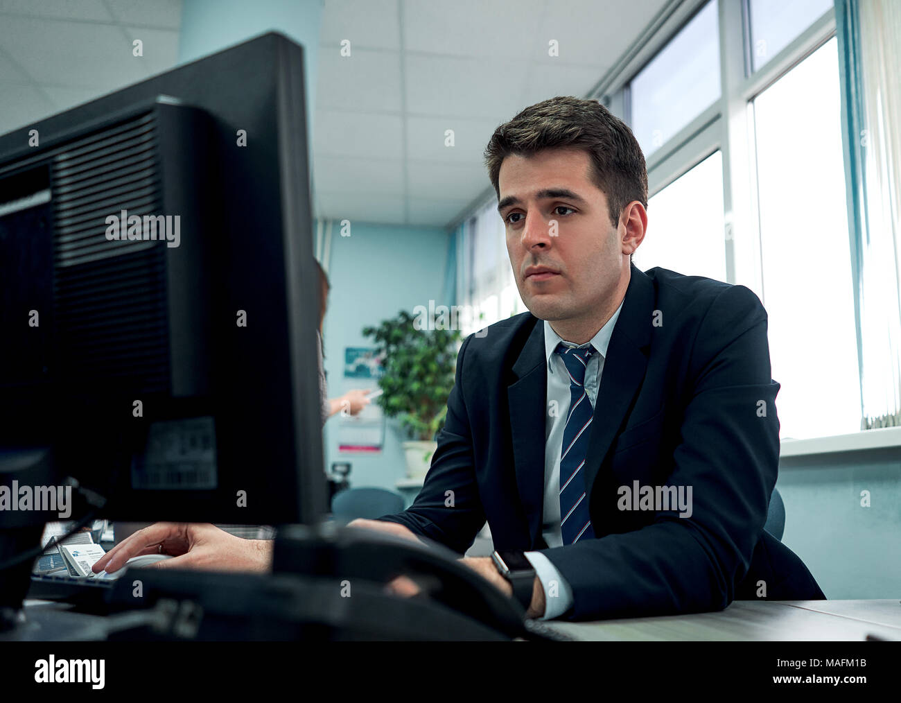 Man schließt einen Vertrag Stockfoto