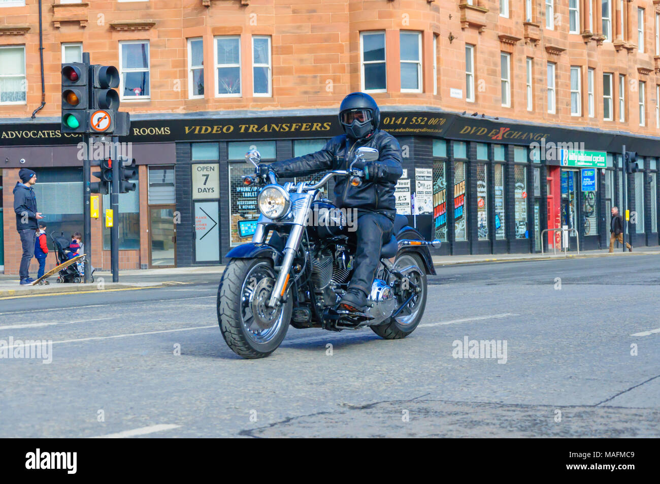 Biker Fahrt in der jährlichen Easter Egg Run von Glasgow Green zu den königlichen Krankenhaus für Kinder, um Mittel für Glasgow's Kinder Krankenhaus Nächstenliebe aufzubringen. Stockfoto