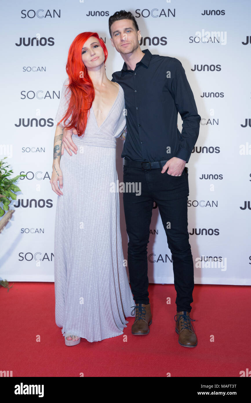 Vancouver, Kanada. 24. März, 2018. Lichter und Ehemann Beau Bokan auf dem roten Teppich an der 2018 Juno Awards Gala in Vancouver. Bobby Singh/fohphoto Stockfoto