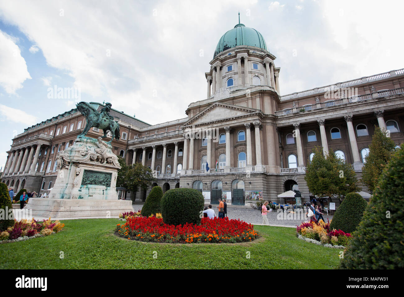 Die Budaer Burg ist das historische Schloss und Palast Komplex der ungarischen Könige in Budapest. Es wurde erstmals im Jahre 1265 abgeschlossen Stockfoto