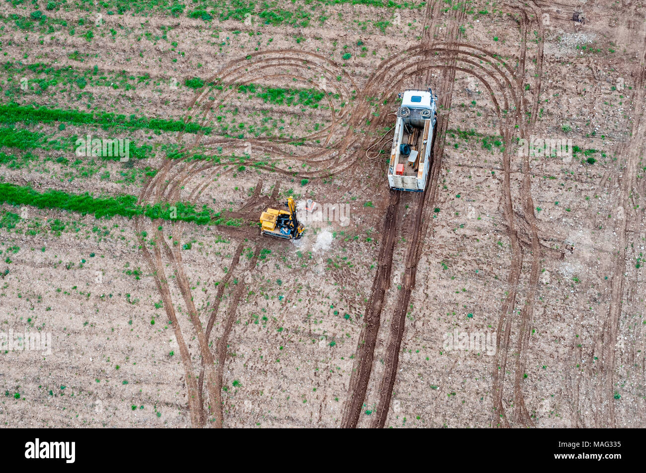 Luftaufnahme, Umfrage Arbeit für geotechnische Studie, Feld, Boden, Boden Bericht Stockfoto