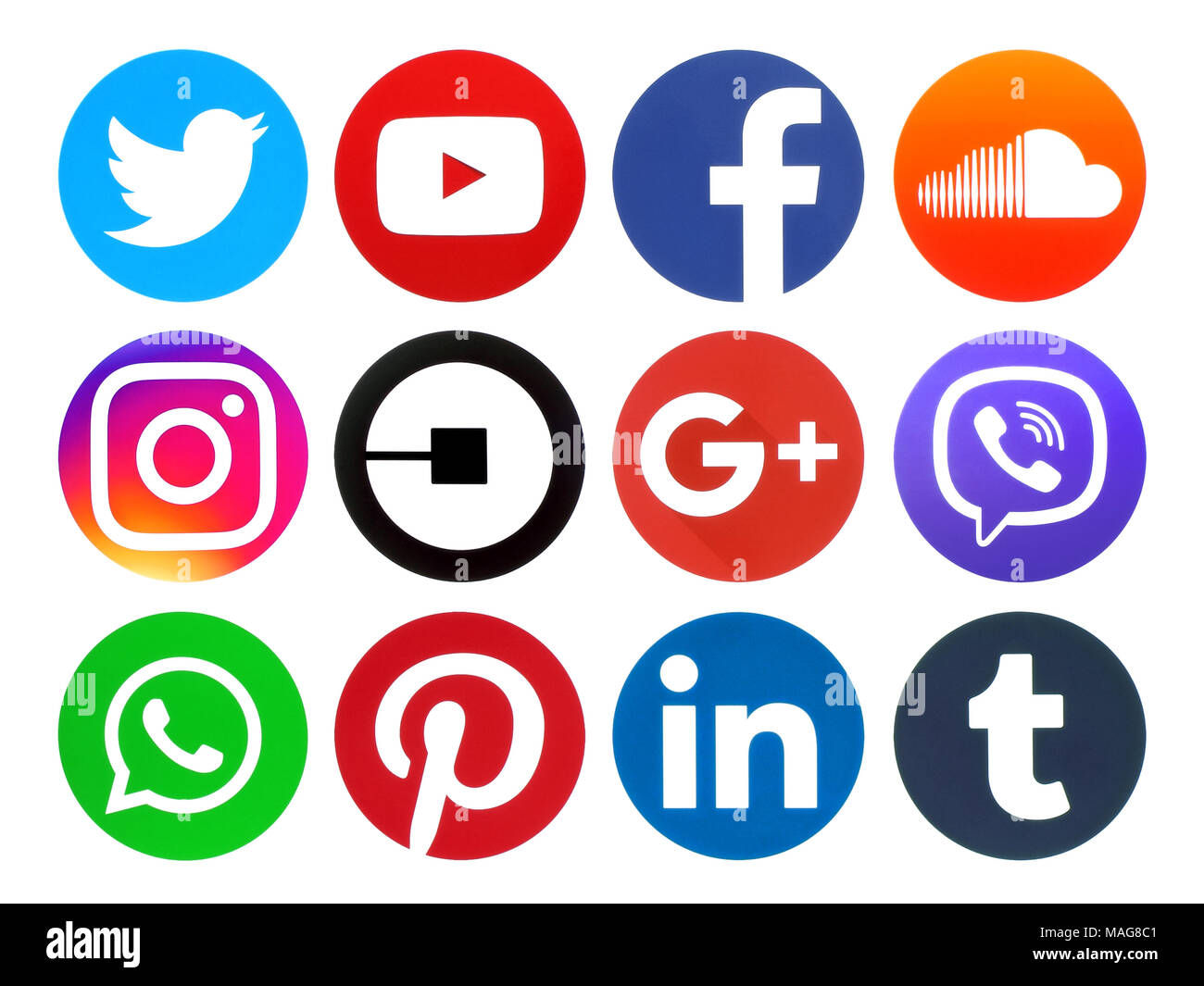 Kiew, Ukraine - Januar 24, 2018: Beliebte Kreis social media Logos auf Papier gedruckt: Facebook, Twitter, Instagram, Pöcking, LinkedIn, Viber, Tumblr Stockfoto