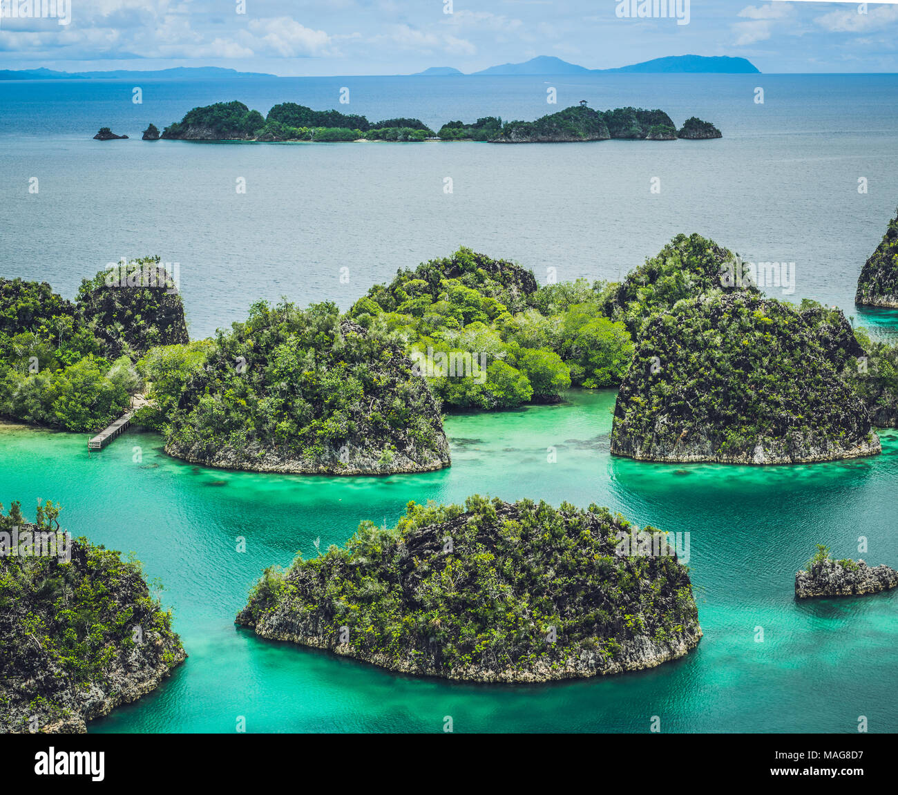 Painemo, Gruppe der kleinen Insel im flachen Wasser der Blue Lagoon, Raja Ampat, West Papua, Indonesien Stockfoto