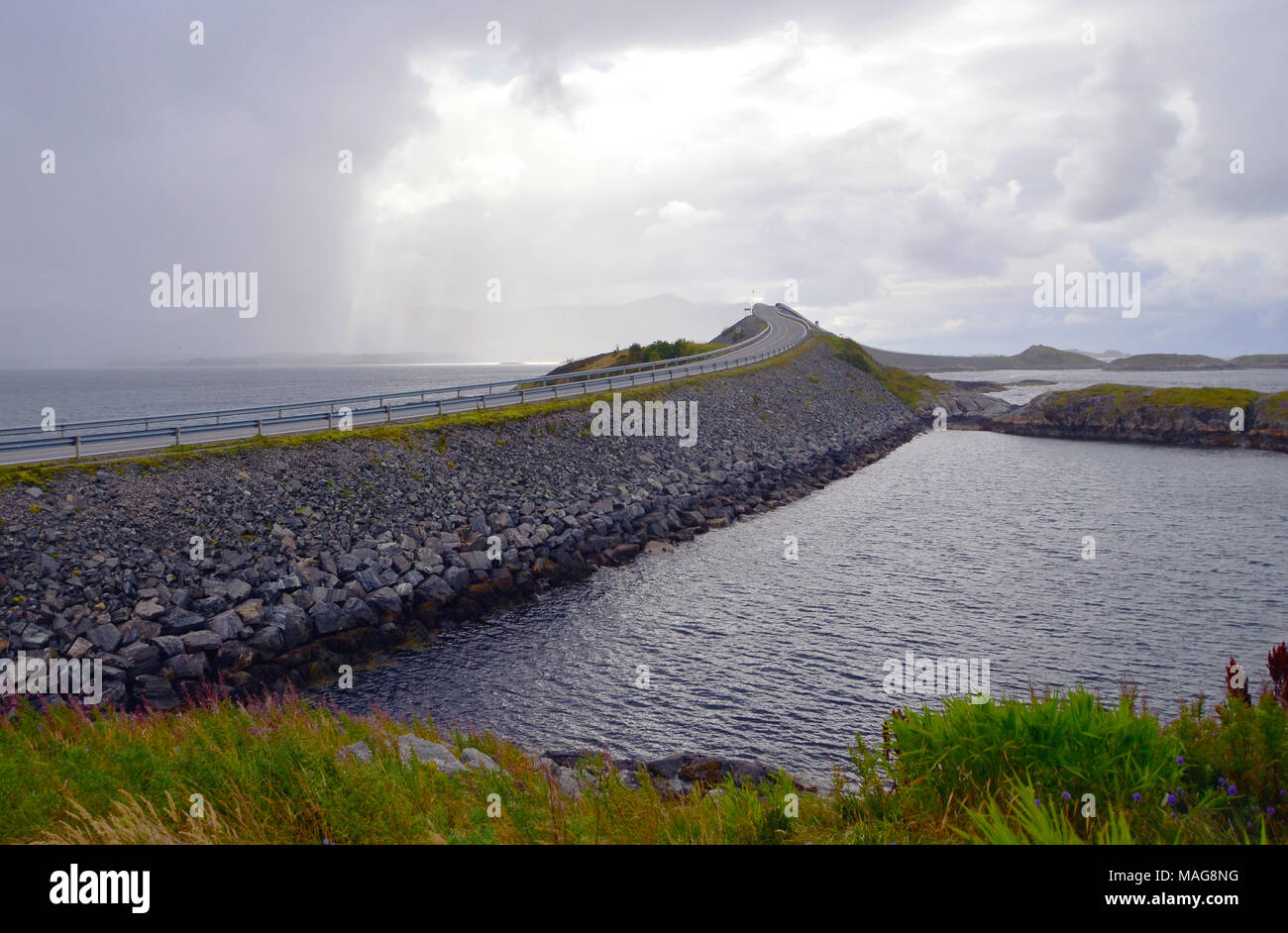 Atlanterhavsveien, schönen norwegischen Brücke, die Inseln entlang des Atlantischen Ozeans Straße Stockfoto