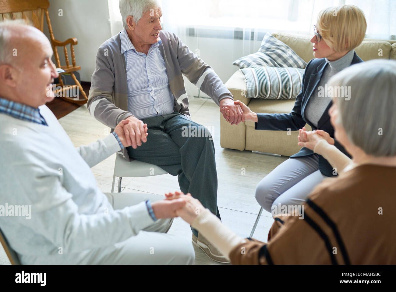 Unterstützung Kreis für ältere Menschen Stockfoto