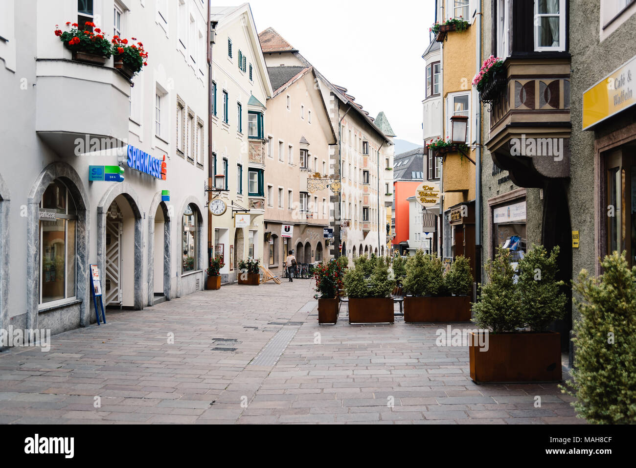 Schwaz, Österreich - August 8, 2017: Blick auf die malerische Altstadt von Schwaz in Tirol in der Nähe von Innsbruck. Stockfoto