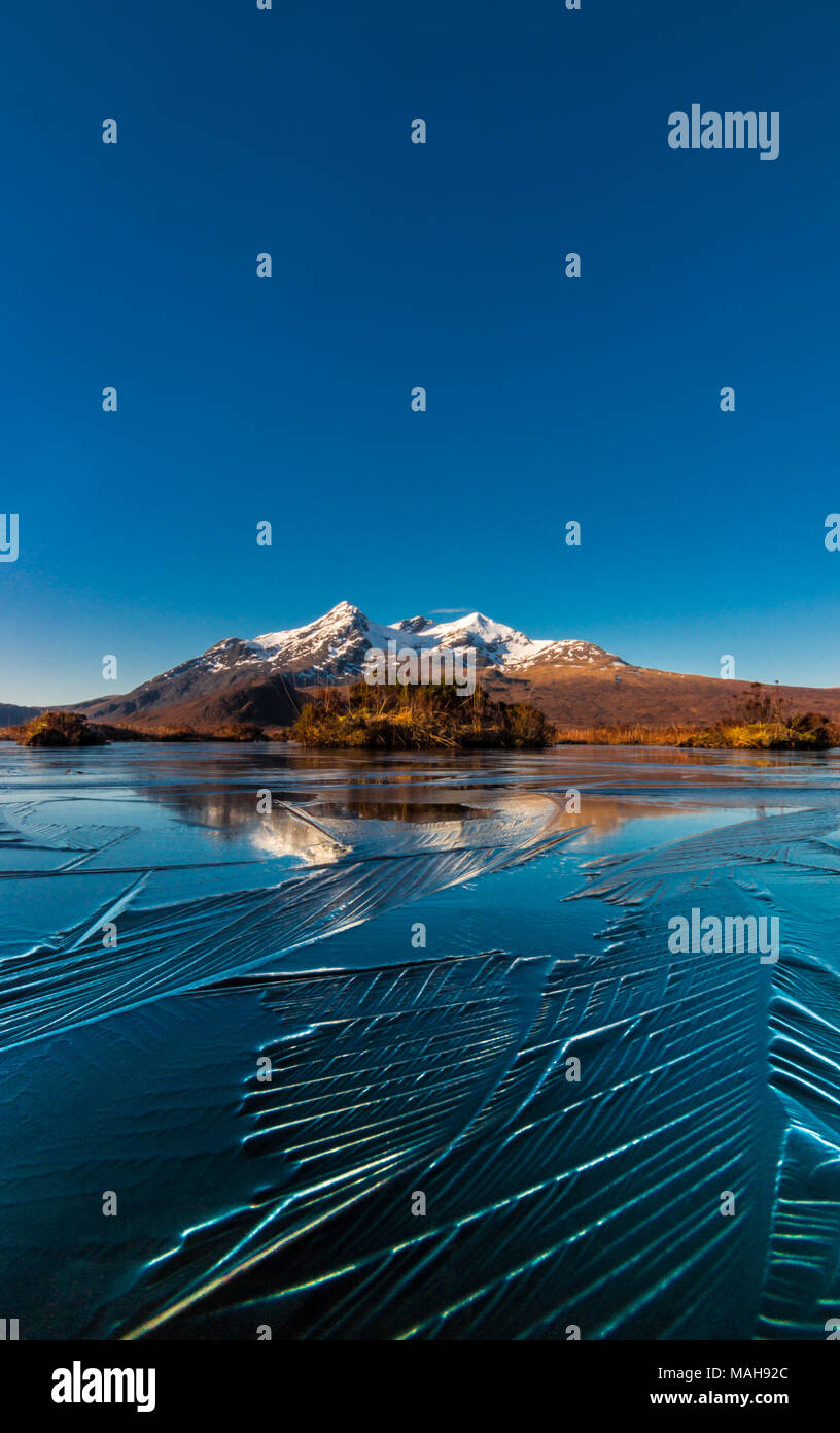 Gefrorene Reflexionen der Cuillin Ridge, Isle of Skye Stockfoto
