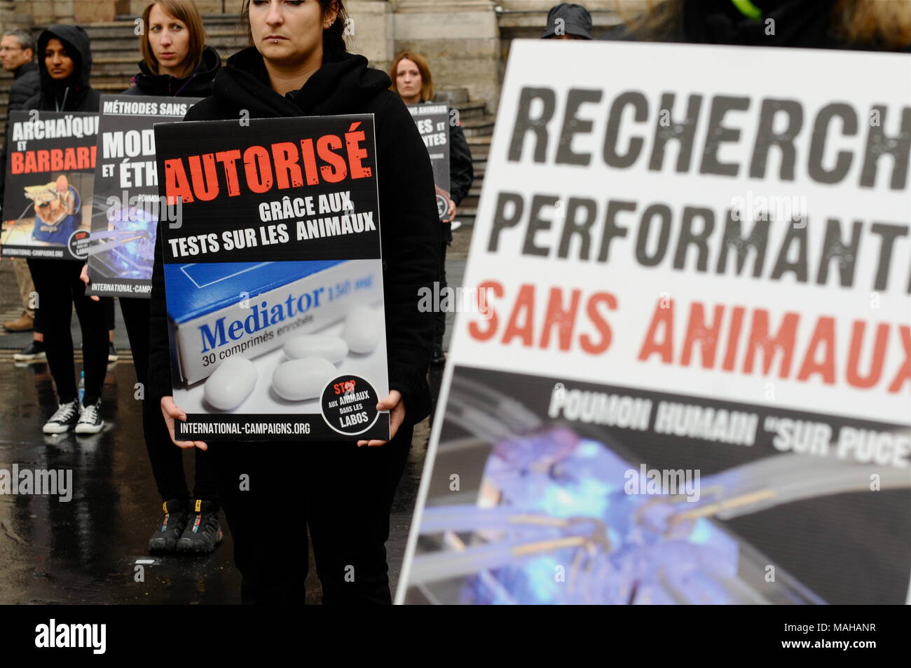 Tiere, die Verteidiger der Menschenrechte Protest die Vivisektion in pharmazeutischen Labors, Lyon, Frankreich Stockfoto