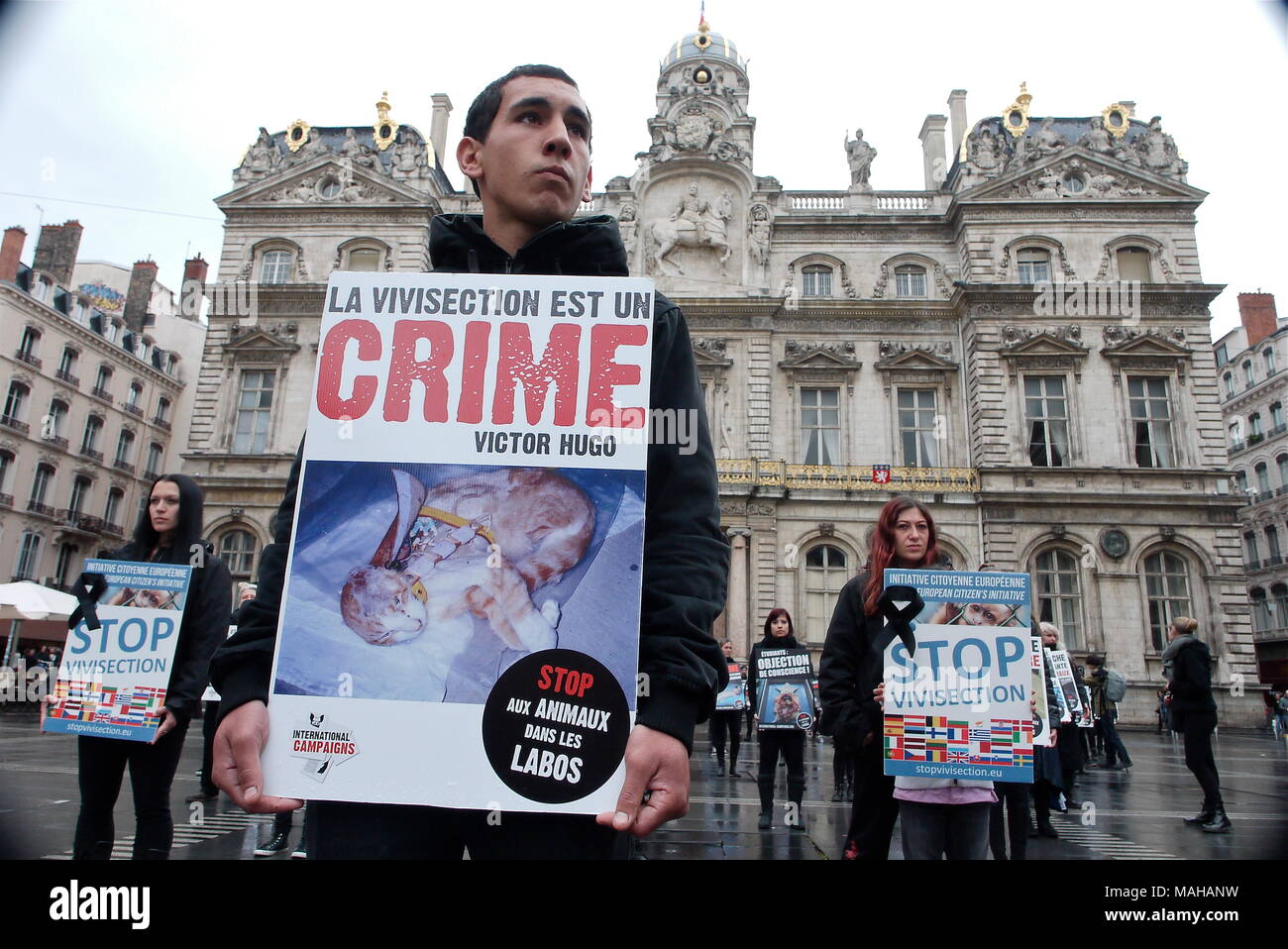 Tiere, die Verteidiger der Menschenrechte Protest die Vivisektion in pharmazeutischen Labors, Lyon, Frankreich Stockfoto