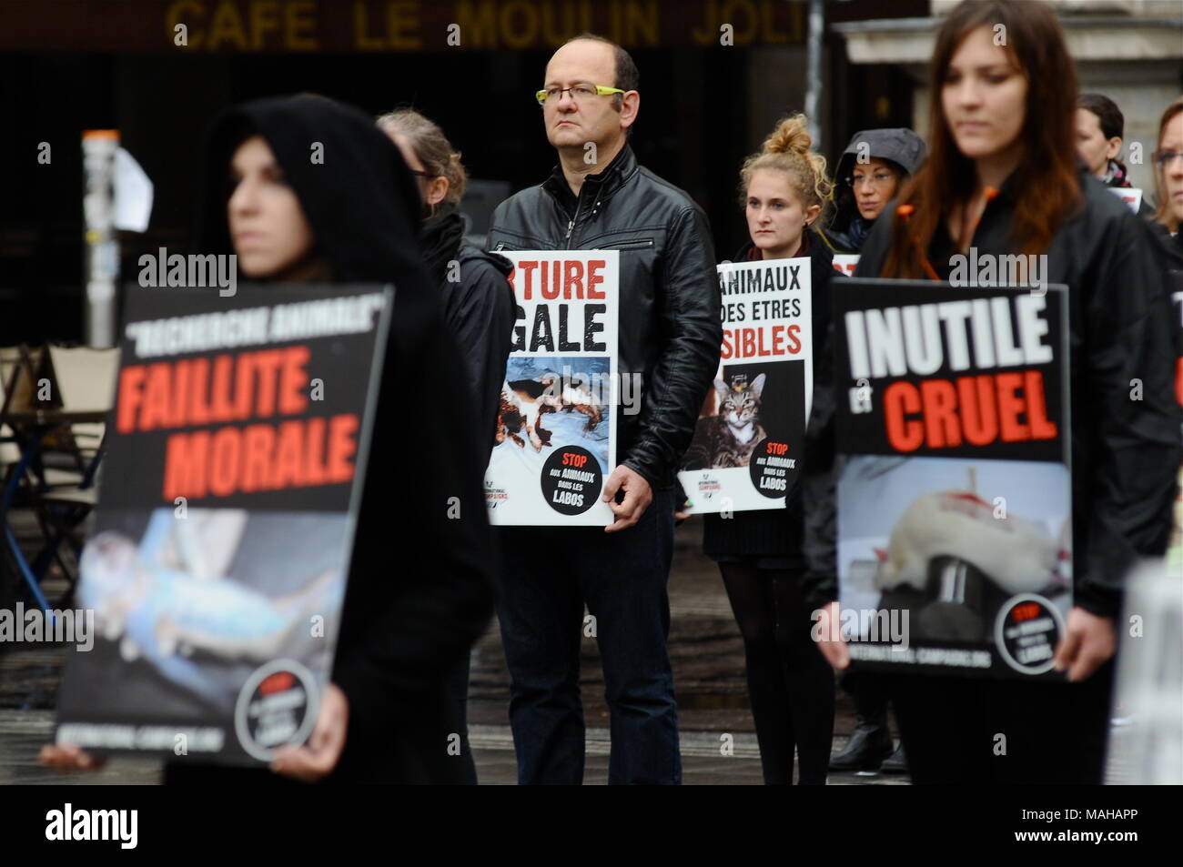 Tiere, die Verteidiger der Menschenrechte Protest die Vivisektion in pharmazeutischen Labors, Lyon, Frankreich Stockfoto