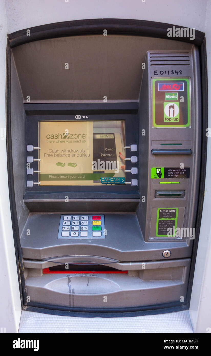 ATM Geldautomaten mit Bargeld Zone. Hereford, Großbritannien Stockfoto