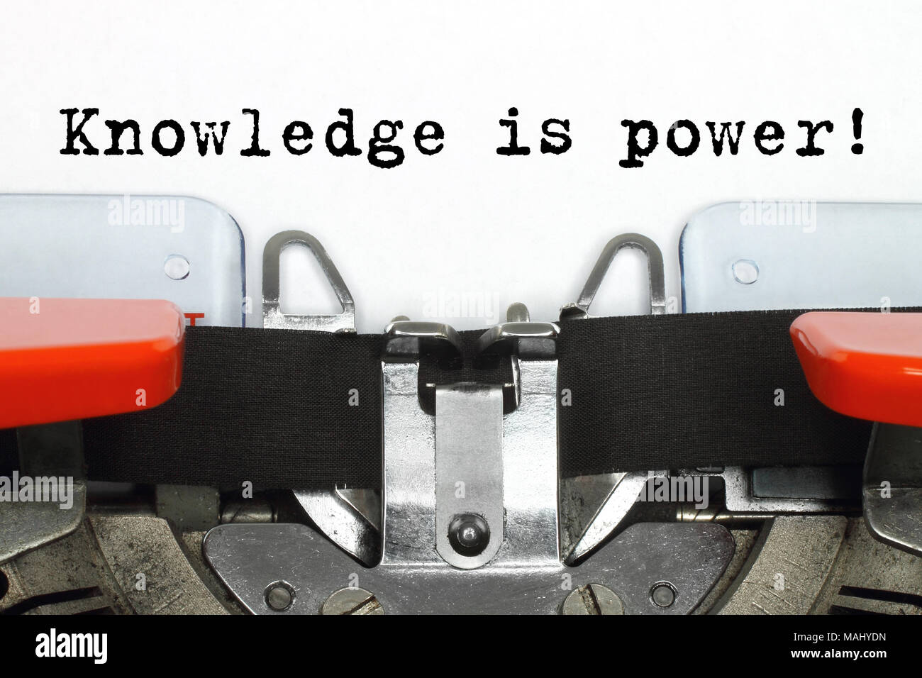 Teil der Eingabe Maschine mit typisierten Wissen ist Macht Worte close-up Stockfoto