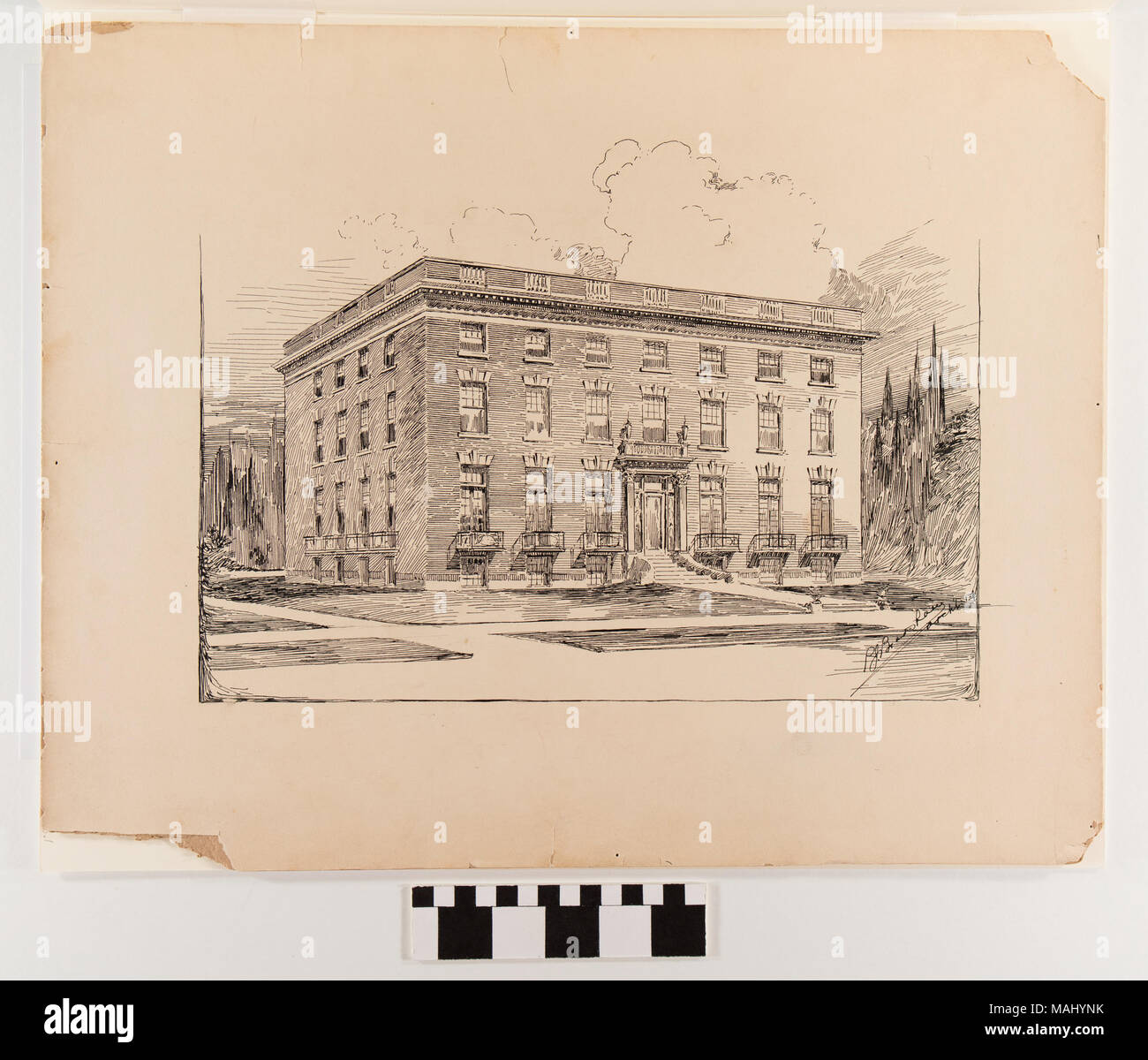 Zeichnung "hosmer Hall" von Preston J. Bradshaw. Bradshaw war einer der bedeutendsten Architekten der St. Louis während des frühen 20. Jahrhunderts. Diese Tinte Zeichnung wurde von Bradshaw gemacht und schildert sein Design der Hosmer Hall, die 1918 errichtet wurde, eine private Mädchenschule in St. Louis. Titel: Zeichnung 'Hosmer Hall" von Preston J. Bradshaw. 1917. Preston J. Bradshaw Stockfoto