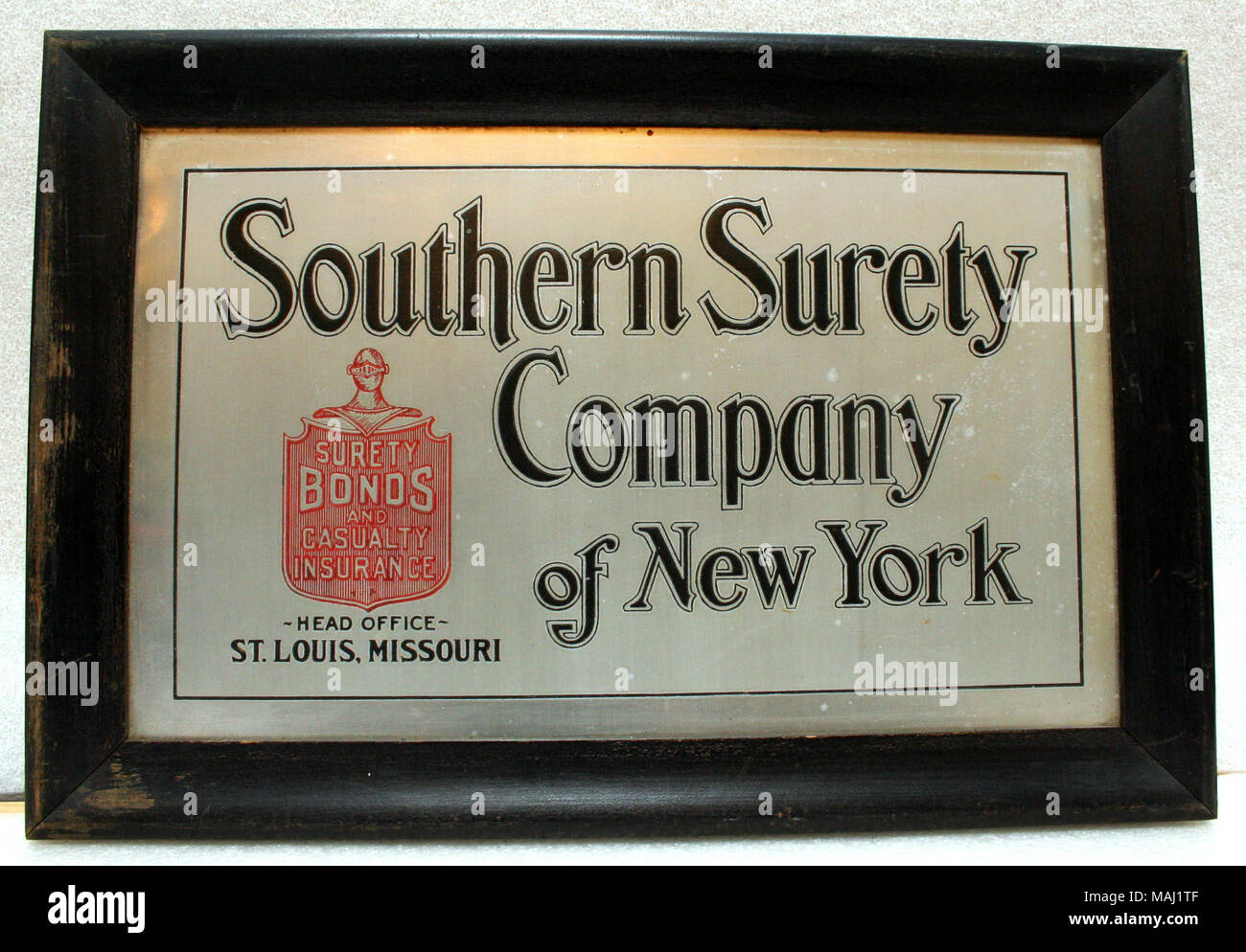 Gerahmte Aluminium Handel Zeichen für die Südlichen Bürge Firma von New York mit Sitz in St. Louis, MO. Titel: Südliche Bürge Firma von New York Handel unterzeichnen. Nach 1900. Stockfoto