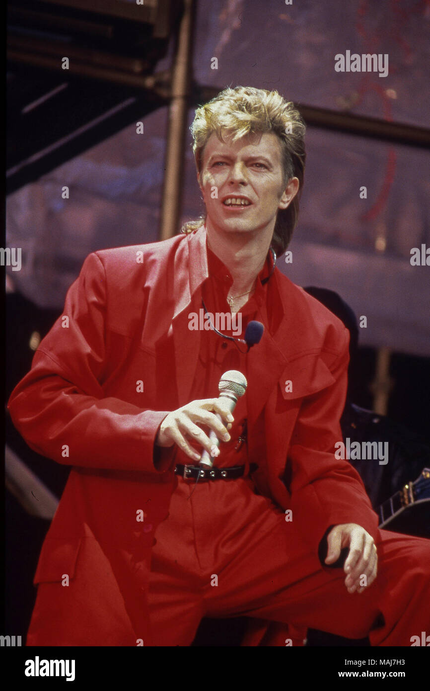 David Bowie an der Rotterdam Feyenoor Stadion durchführen auf sein Glas Spider Tour 1987 Stockfoto