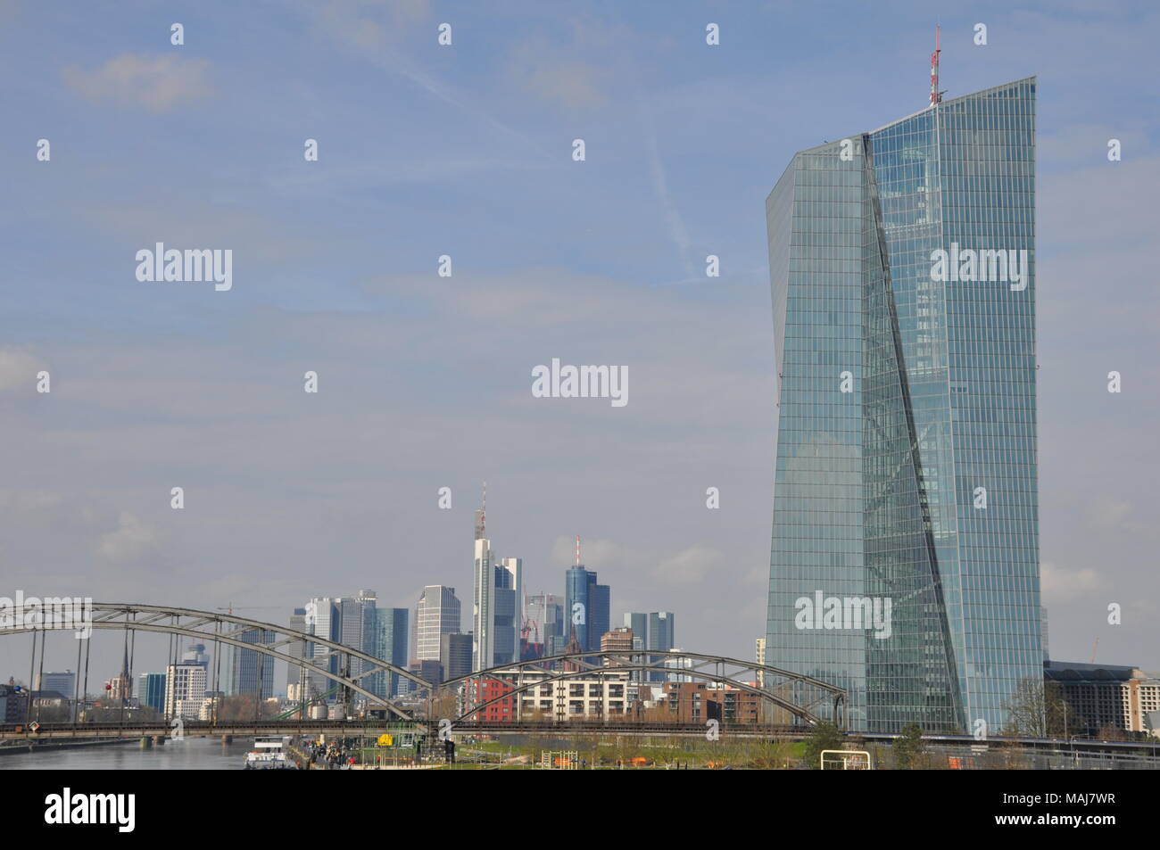 Skyline von Frankfurt mit der Europäischen Zentralbank, Frankfurt am Main, Deutschland Stockfoto