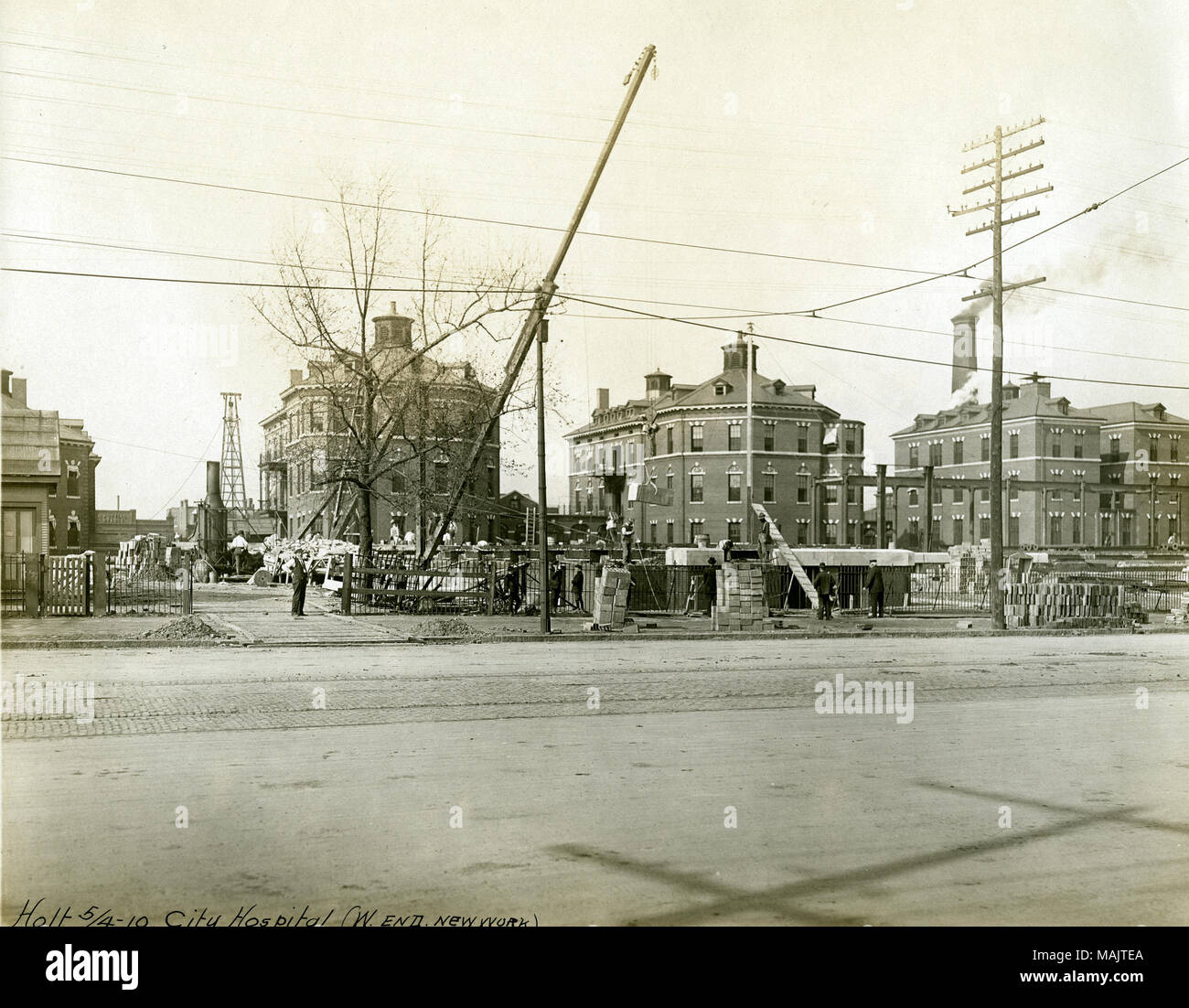 Titel: Blick auf die Stadt Krankenhaus während der Bau einer hinaus. . 4. Mai 1910. Richard Moore (Holt) Stockfoto