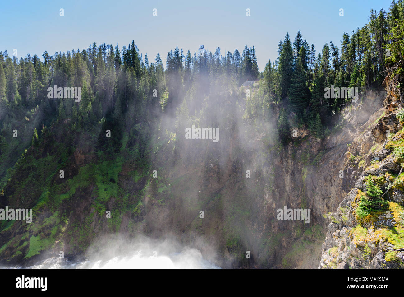 Feine Tropfen von Nebel aus dem Yellowstone fällt Stockfoto