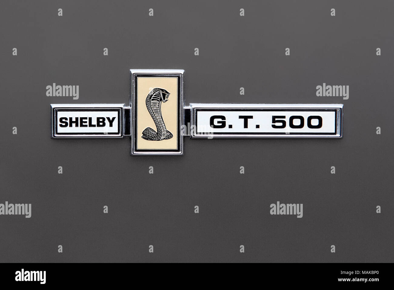 Shelby Cobra Abzeichen, Logo oder Kapuze Ornament auf einem GT 500 Stockfoto
