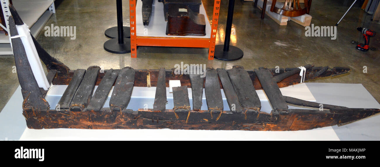 Eine von zwei Inuit Schlitten von Robert Peary's Expedition in seinem letzten Versuch, den Nordpol zu erreichen. Peary's Party verwendet zwei Arten von Schlitten auf die Expedition, die von den Inuit und andere von eigenen Peary's Design. Titel: Grönland Inuit Schlitten von Robert E. Peary's Final Polar Expedition. September 1908. Stockfoto