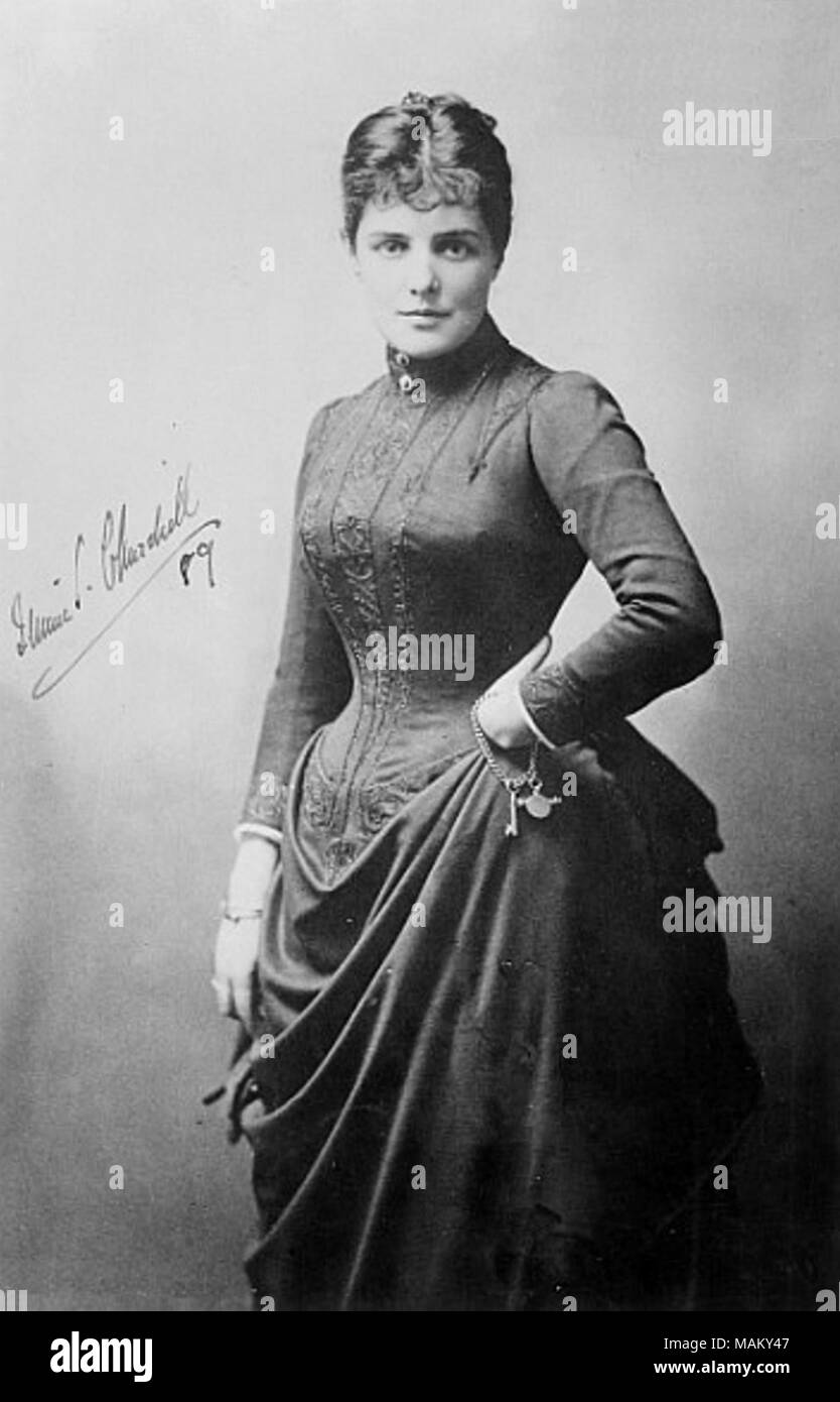 Jennie Churchill, n+? e Jeanette Jerome, formal Lady Randolph Churchill (* 9. Januar 1854, Brooklyn, New York, Union, Staaten von Amerika und starb am 29. Juni 1921, London, England), der Amerikanischen Gesellschaft Abbildung, ist die Ehefrau von Herrn Randolph Churchill und die Mutter der britische Premierminister Sir Winston Churchill. Jennie Jerome, 15. April 1874 heiratete in der Botschaft von Großbritannien und Irland rue Faubourg Saint-Honor+? In Paris in der 8. Arrondissement, mit Lord Randolph Churchill (1849-1895), dritter Sohn von John spencer-churchill, 7. Herzog von Marlborough. Das Foto wird durch das Modell unterzeichnet. Fra Stockfoto
