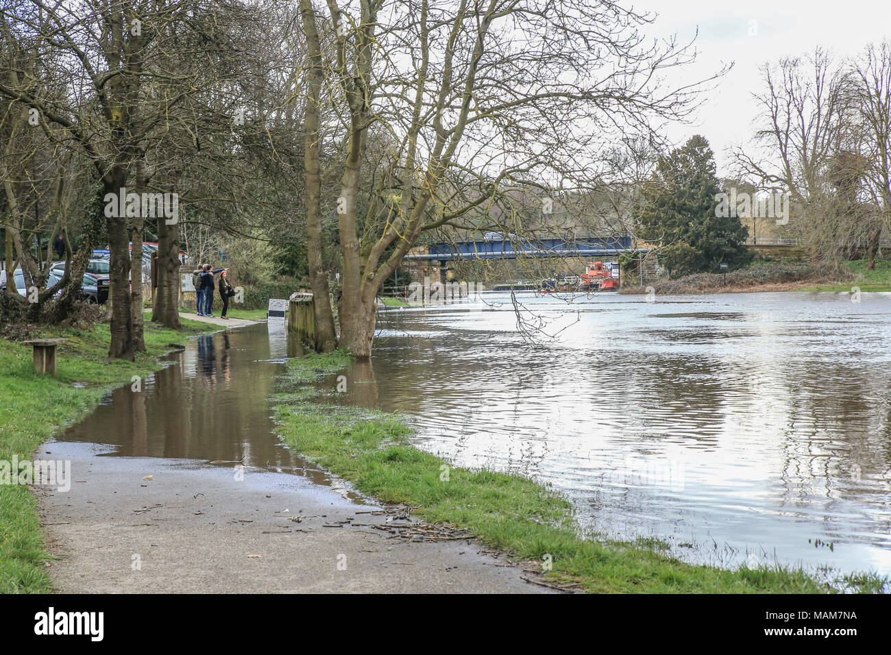 Doncaster, Großbritannien. 03 Apr, 2018. UK Wetter: 3. April 2018, Sprotbrough Lock, Doncaster, England; Sprotbrough sperren und den Don flood nach dem gestrigen schweren Schnee schmilzt und dann weiter nach Regen in der Nacht; Credit: Aktuelles Bilder/Alamy leben Nachrichten Stockfoto