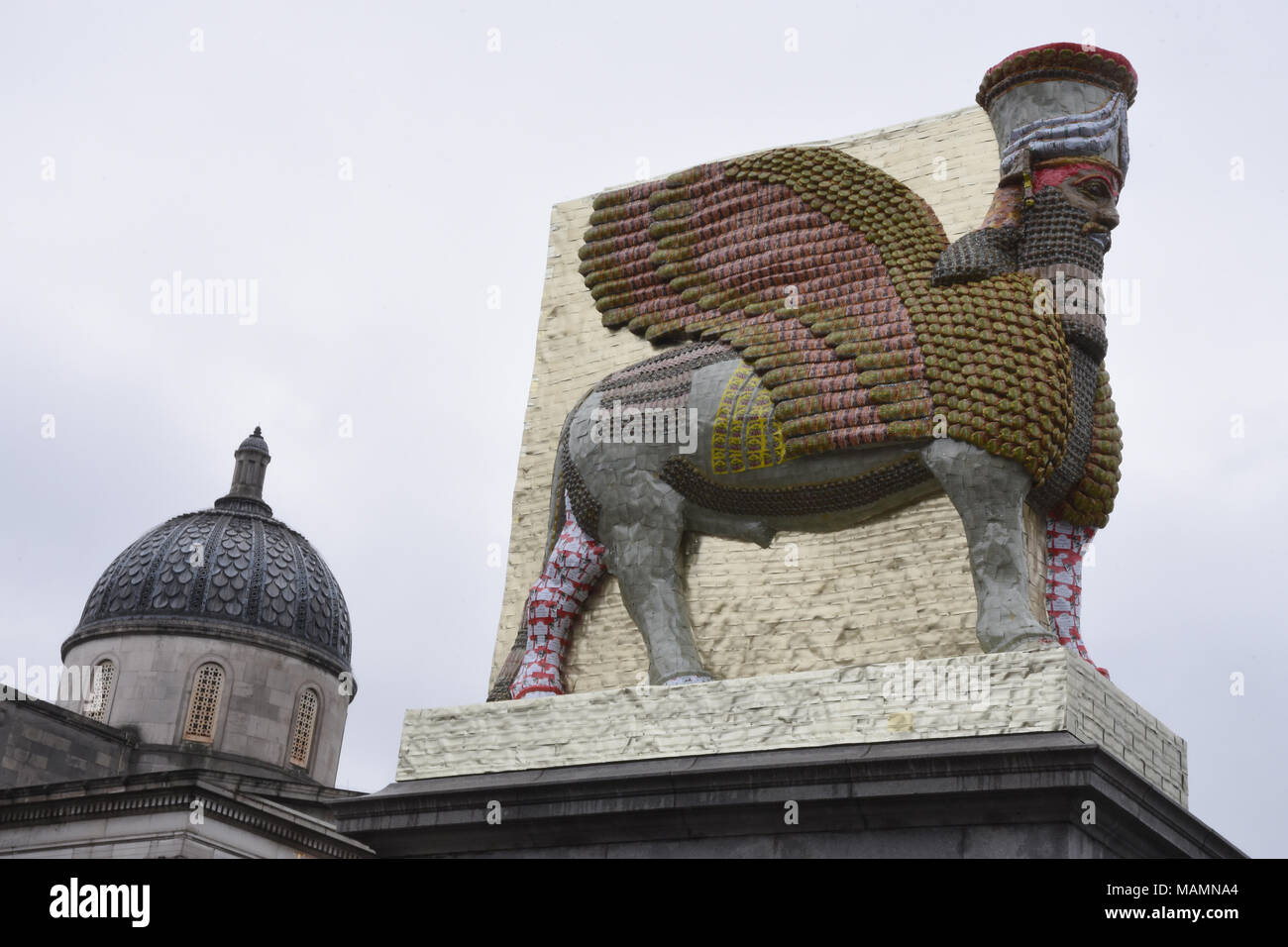 "Die unsichtbaren Feind sollte nicht existieren", Statue auf den vierten Sockel, Bildhauer Michael Rakowitz, Trafalgar Square, London, UK Stockfoto